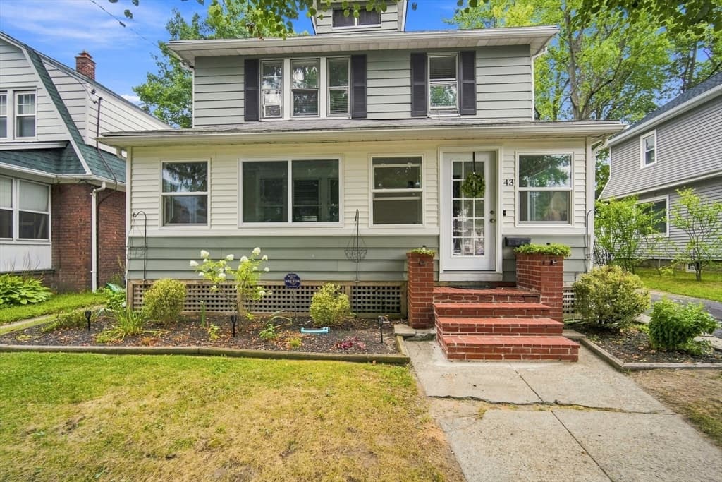 Single Family Residence at 43 Corona St, Springfield MA 01104, Springfield, photo 3 of 34