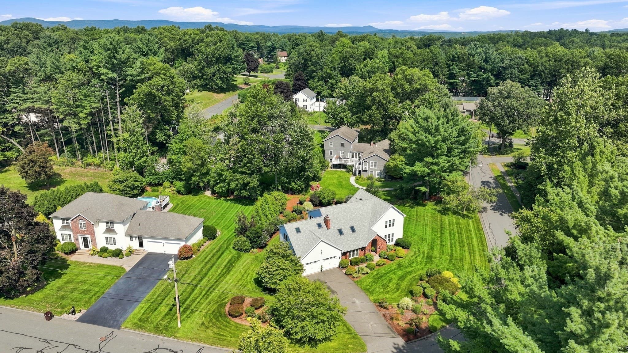 Single Family Residence at 54 Blueberry Rdg, Westfield MA 01085, Westfield, photo 2 of 41