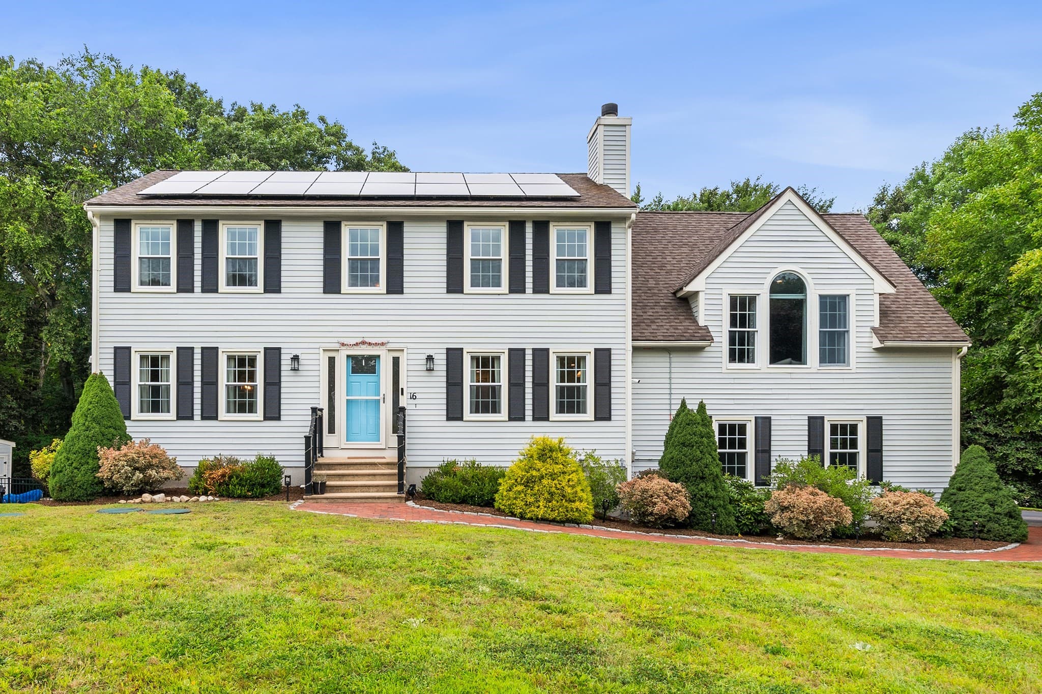 16 Jasmine Rd, Medway MA 02053