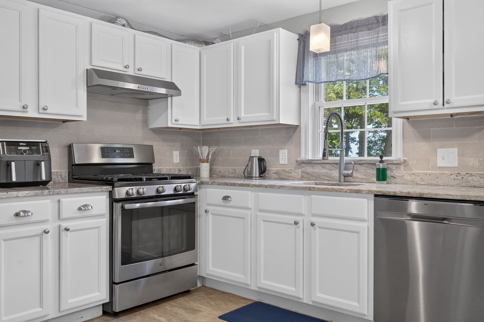 Condominium at 26 Ashworth Ter # 26, Haverhill MA 01832, photo 7 of 32