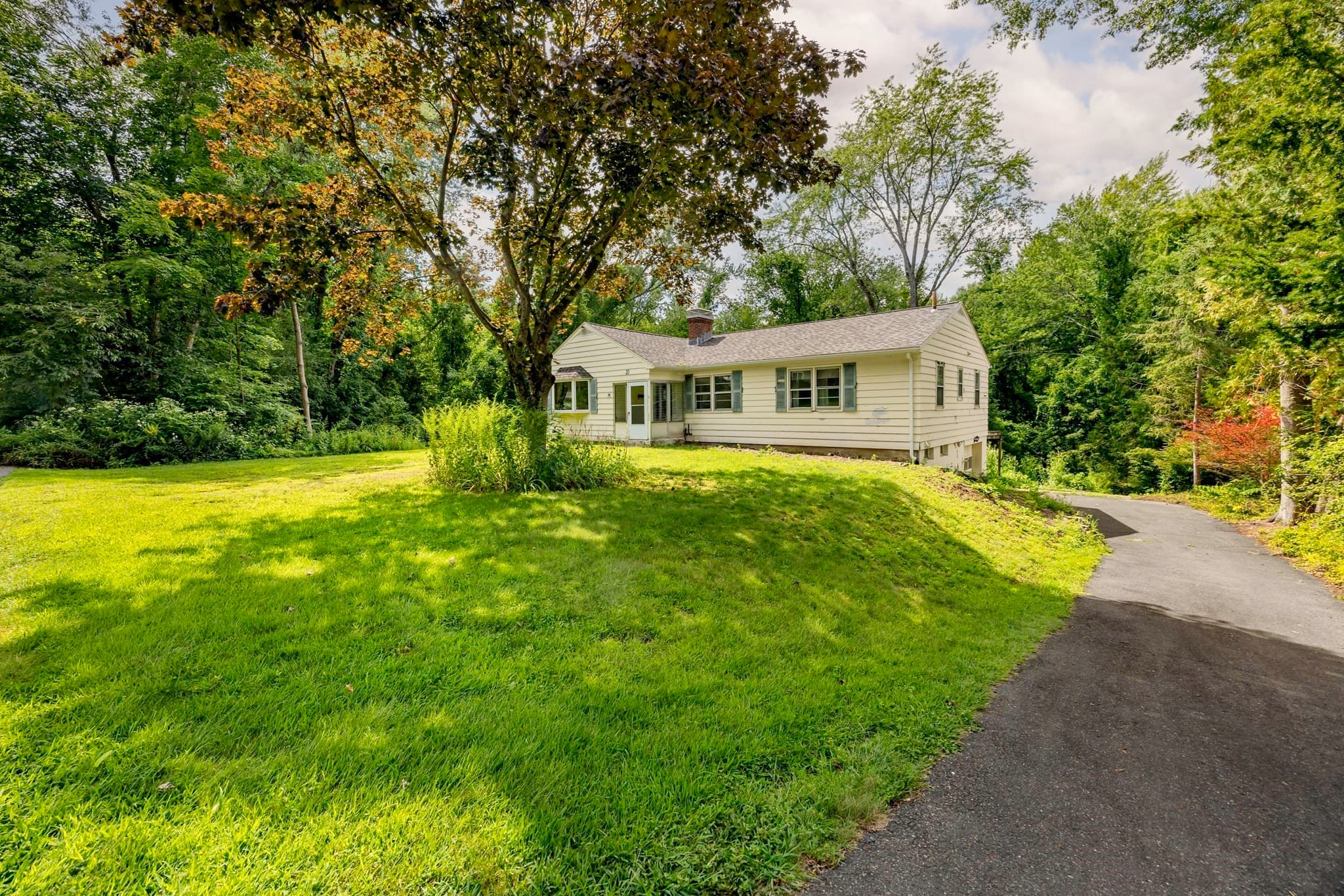 Single Family Residence at 20 S Sycamore Knls, South Hadley MA 01075, photo 2 of 37