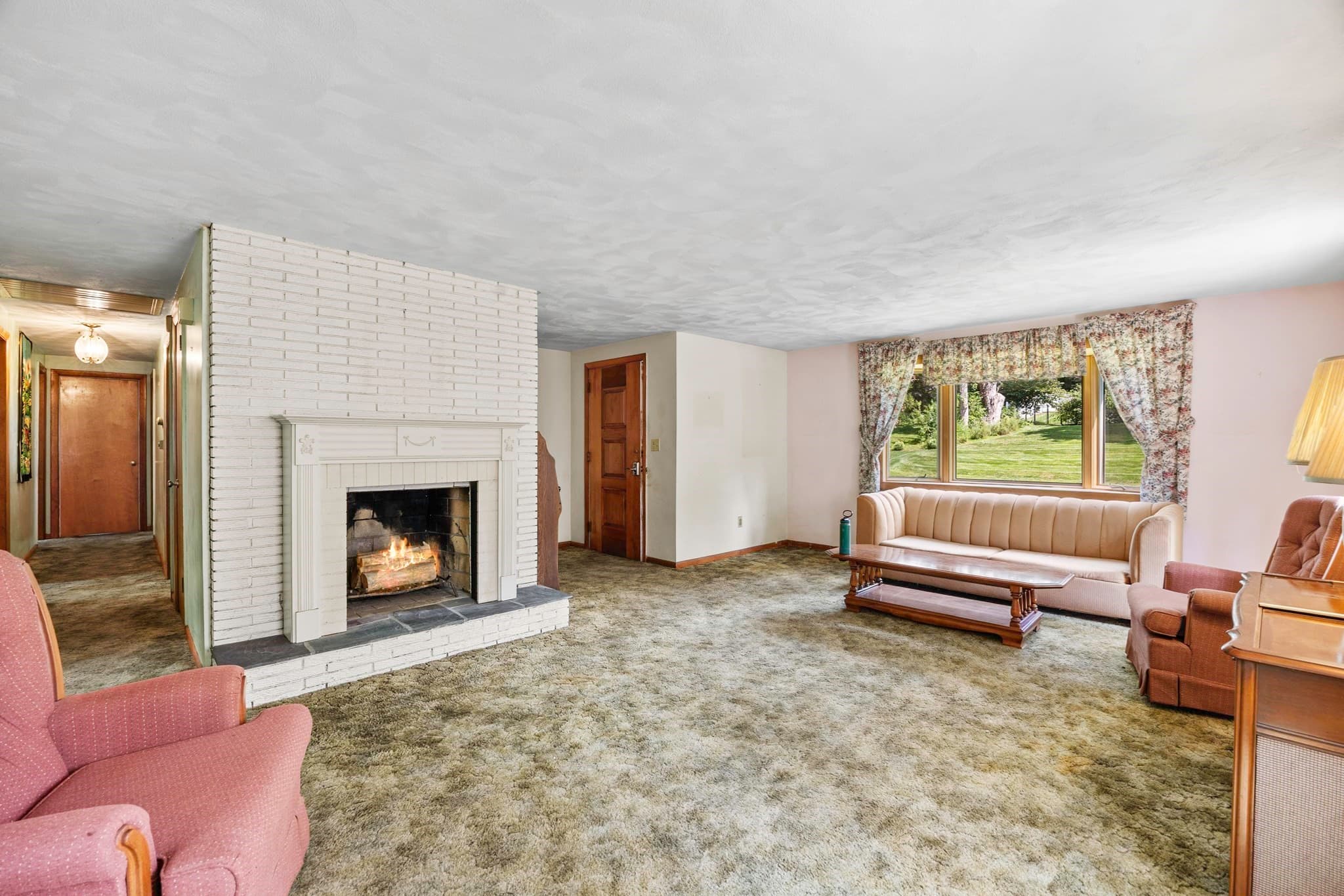 Single Family Residence at 20 S Sycamore Knls, South Hadley MA 01075, photo 6 of 37