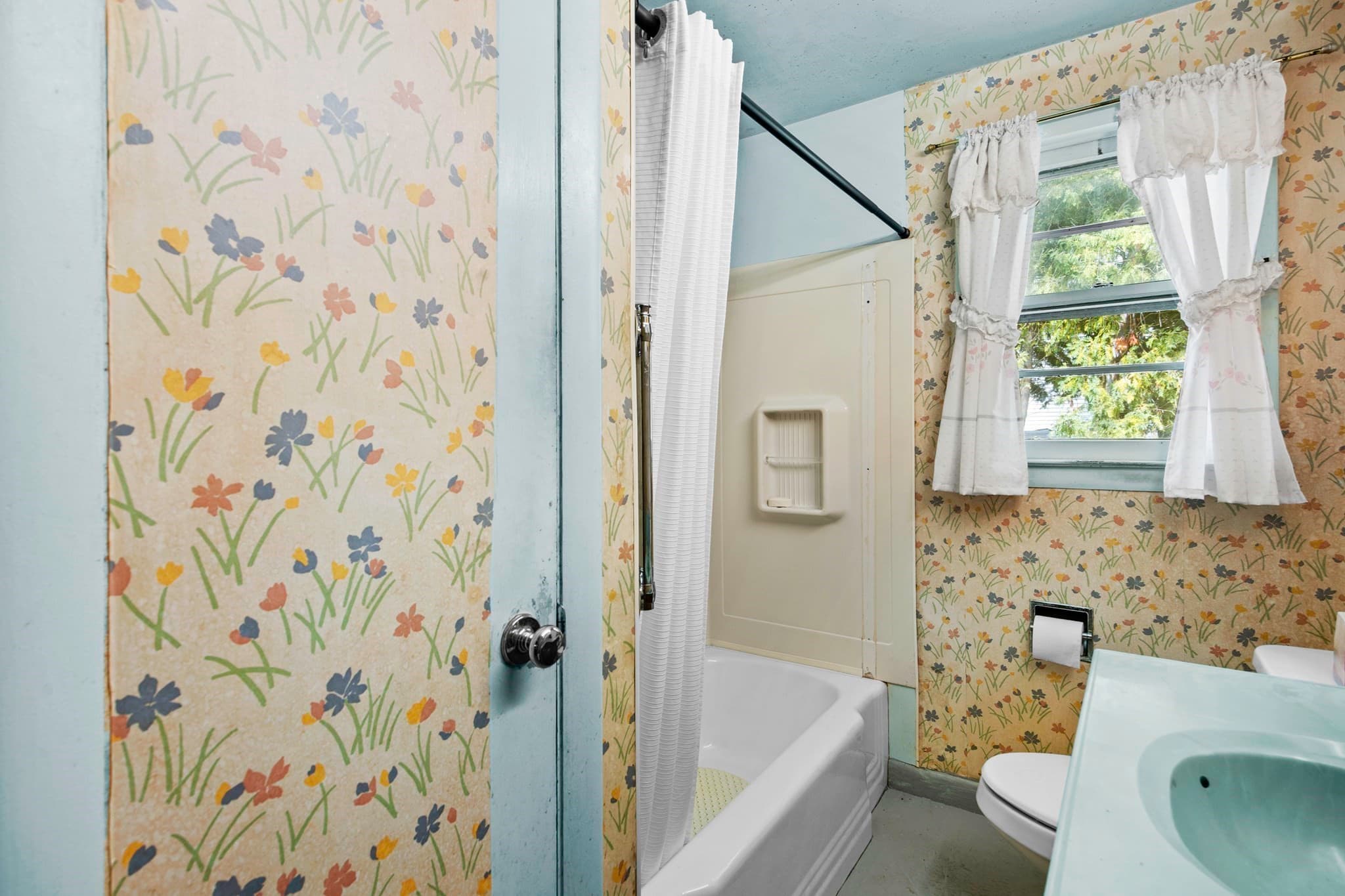 Single Family Residence at 20 S Sycamore Knls, South Hadley MA 01075, photo 19 of 37