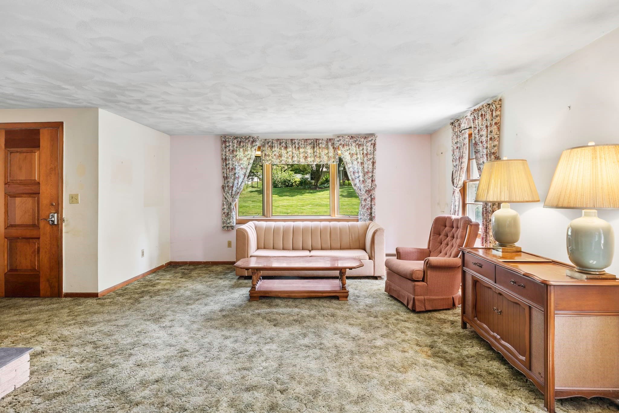 Single Family Residence at 20 S Sycamore Knls, South Hadley MA 01075, photo 8 of 37