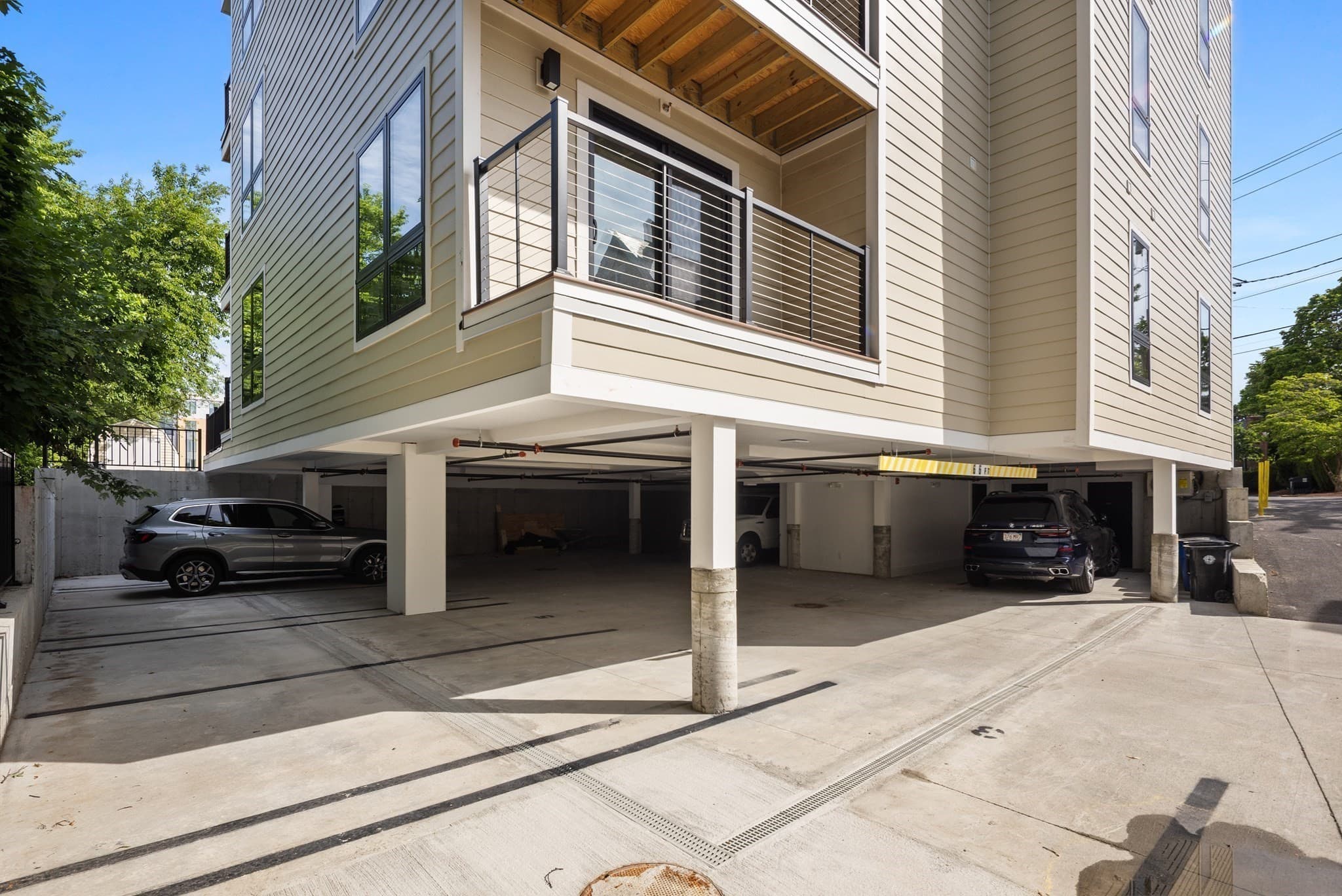 Condominium at 17 Holmes # 1, Quincy MA 02171, Quincy, photo 23 of 25