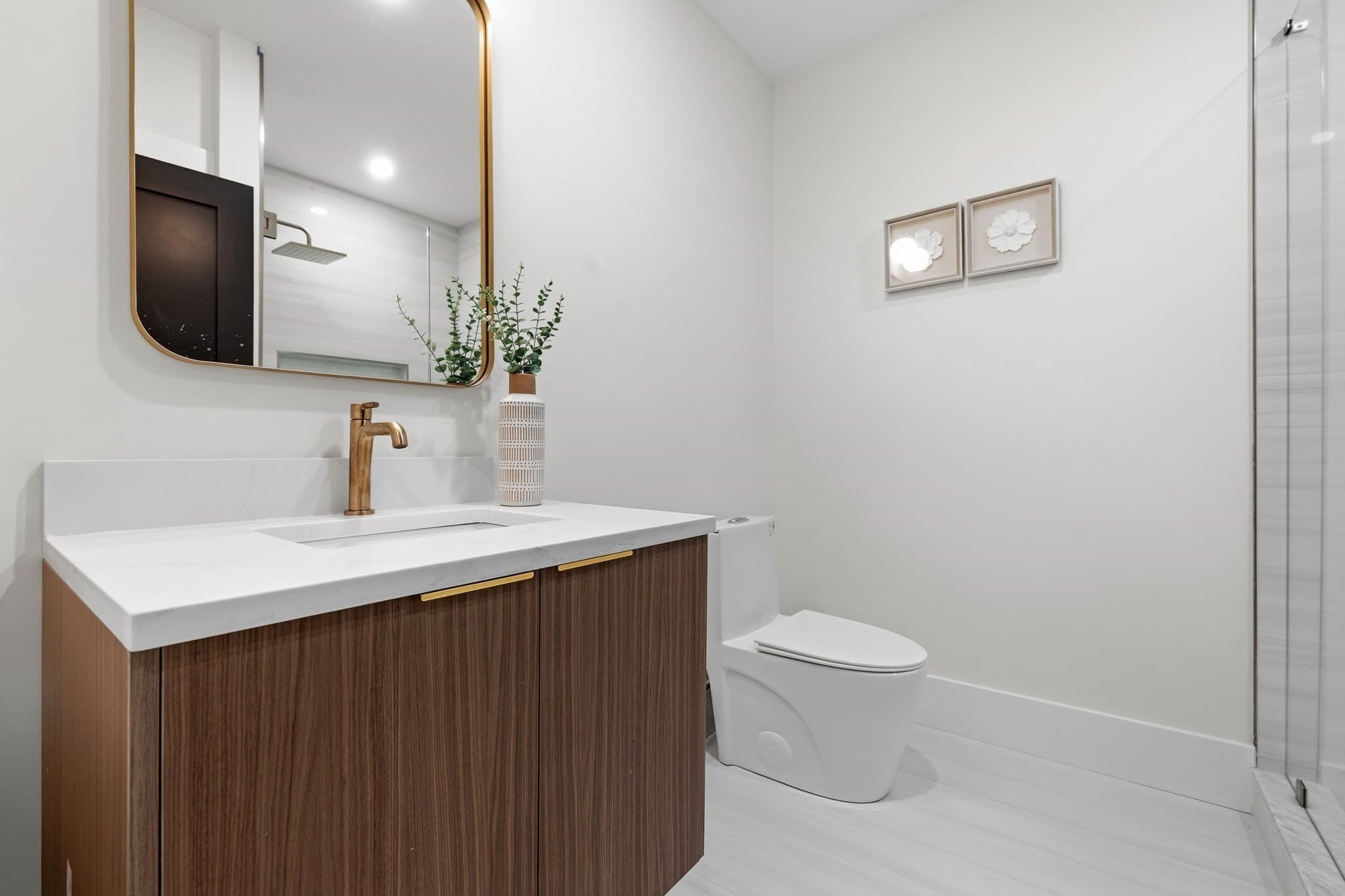 Condominium at 17 Holmes # 1, Quincy MA 02171, Quincy, photo 16 of 25