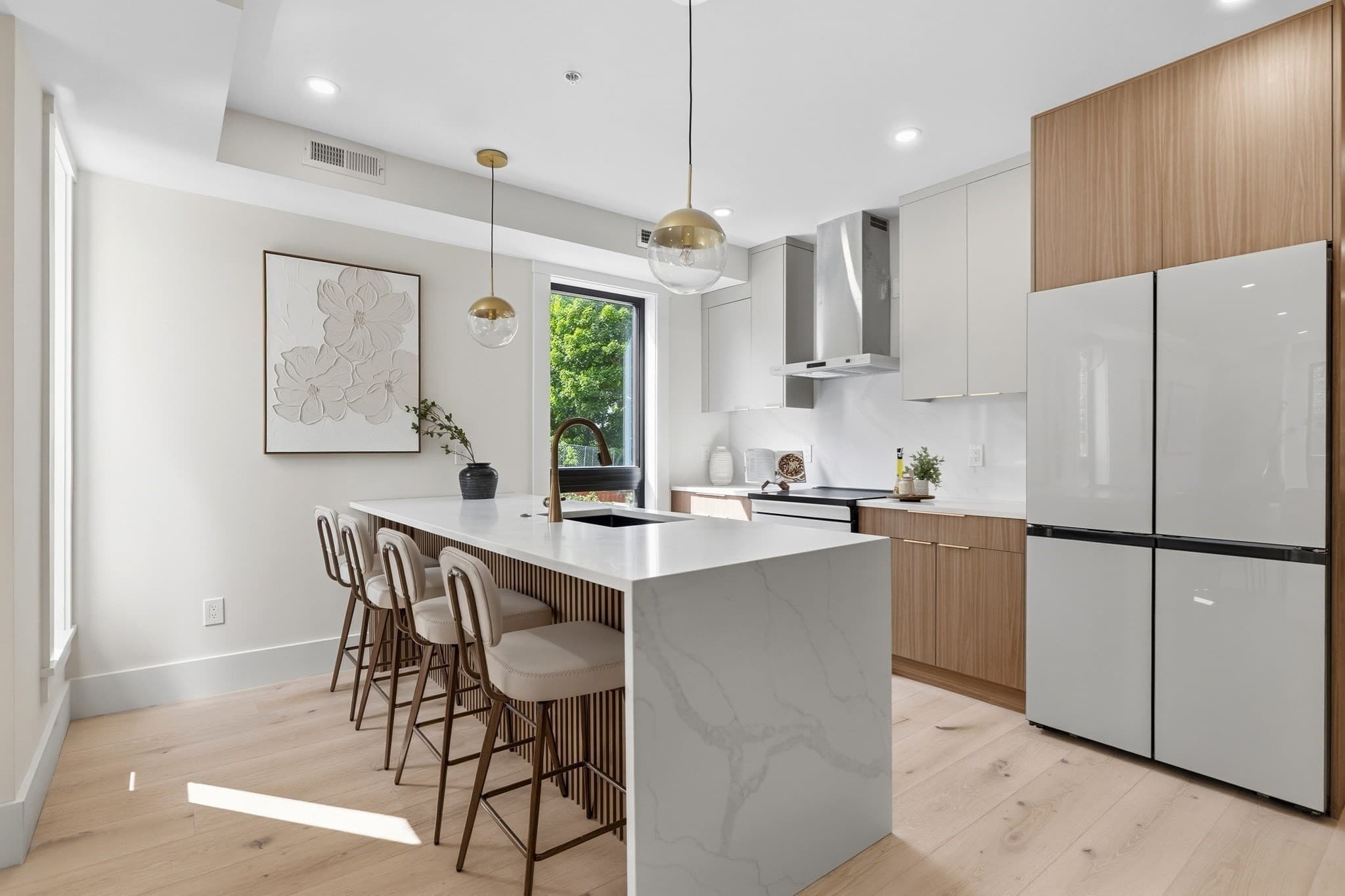 Condominium at 17 Holmes # 1, Quincy MA 02171, Quincy, photo 9 of 25