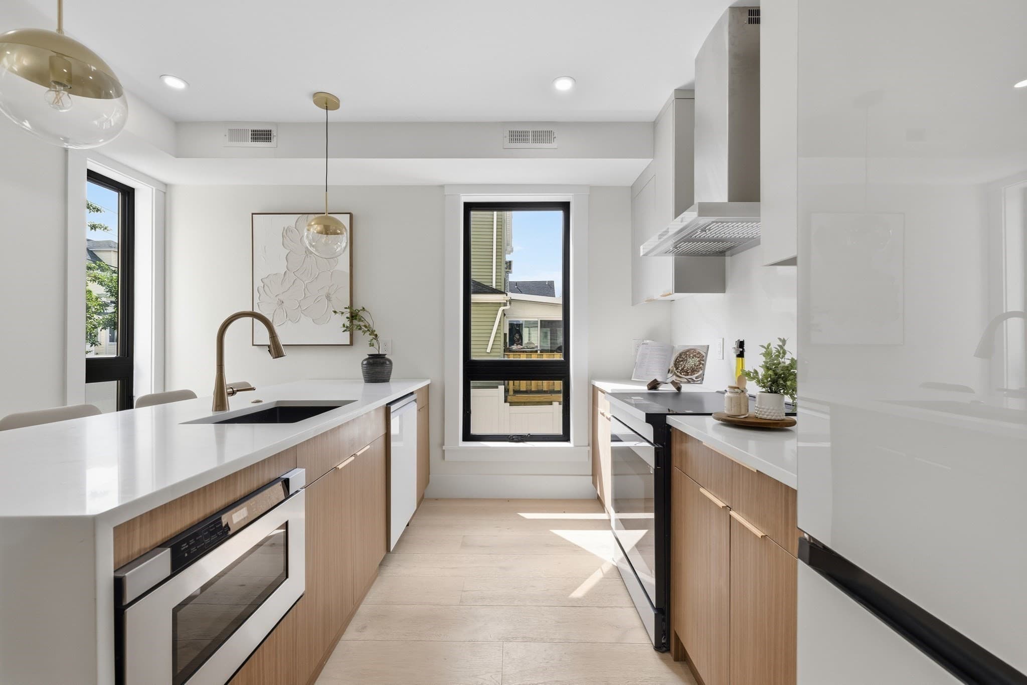 Condominium at 17 Holmes # 1, Quincy MA 02171, Quincy, photo 10 of 25