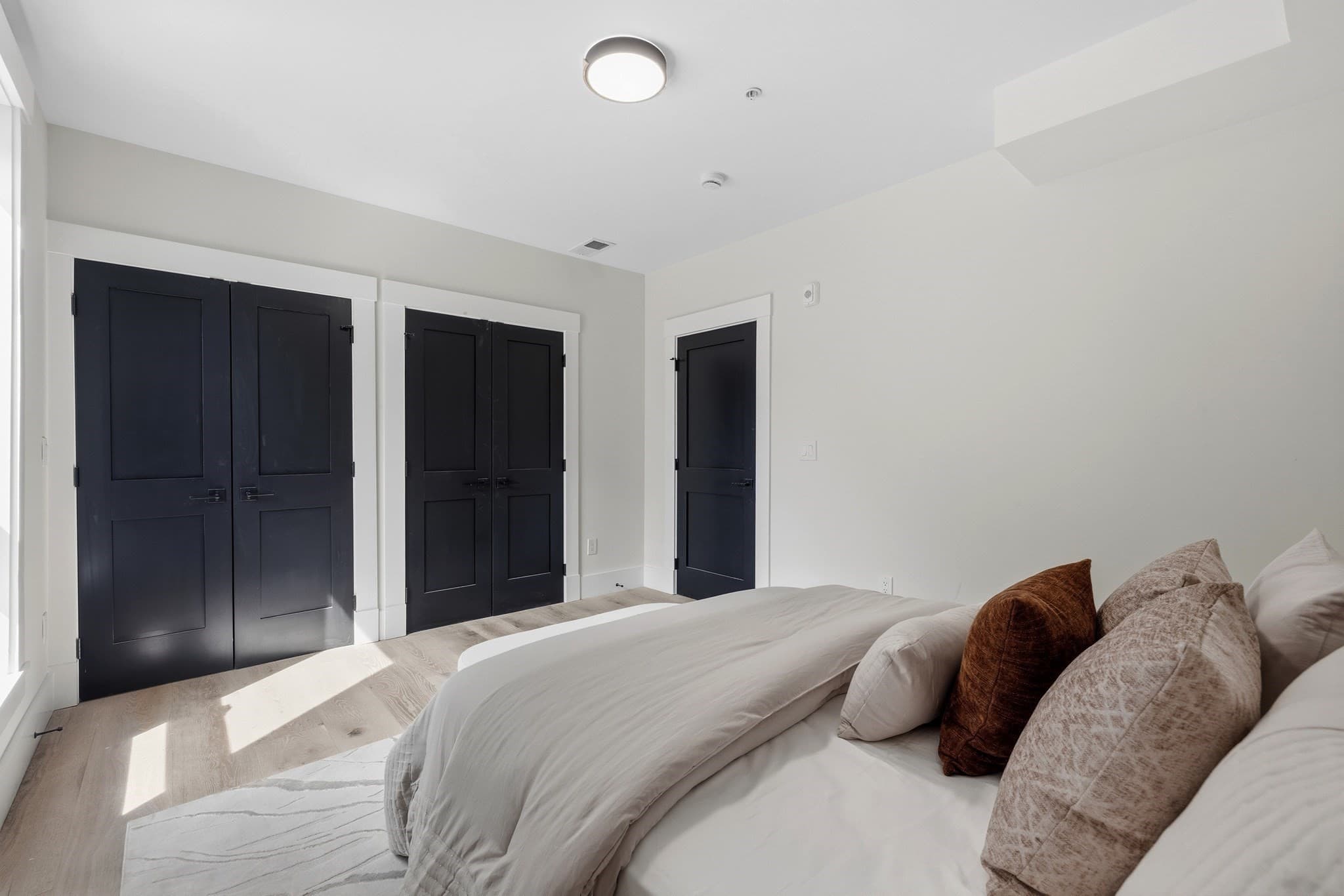 Condominium at 17 Holmes # 1, Quincy MA 02171, Quincy, photo 15 of 25