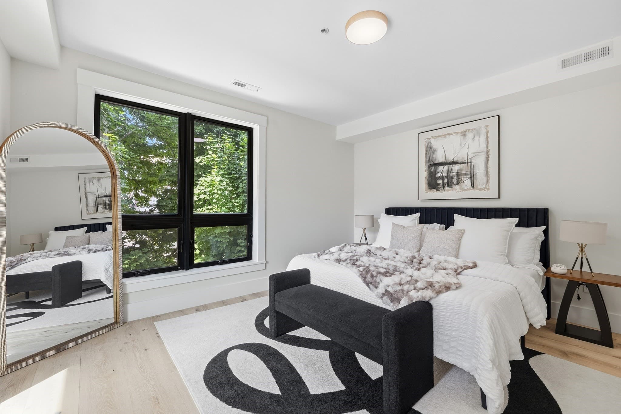Condominium at 17 Holmes # 1, Quincy MA 02171, Quincy, photo 11 of 25