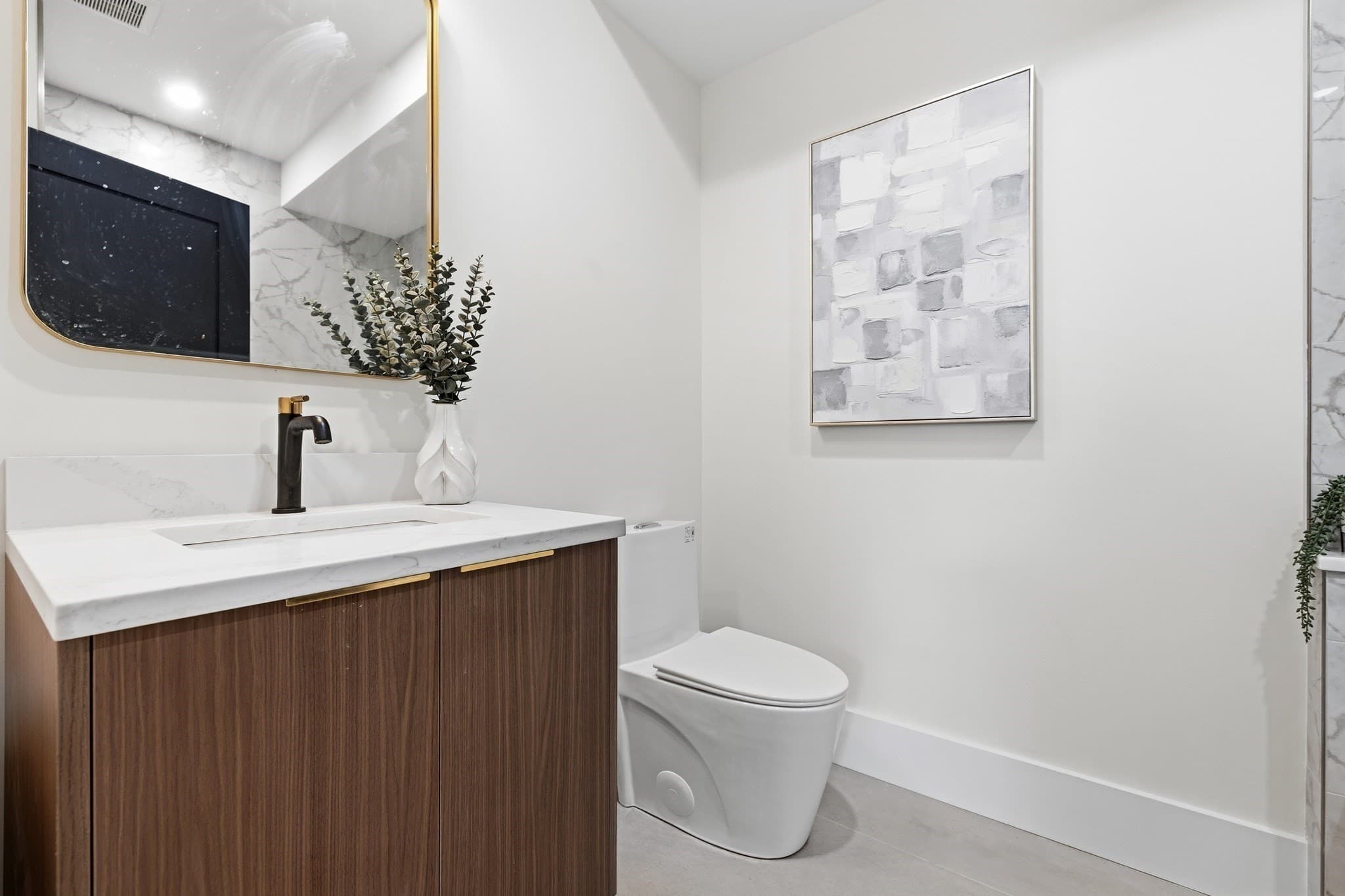 Condominium at 17 Holmes # 1, Quincy MA 02171, Quincy, photo 19 of 25