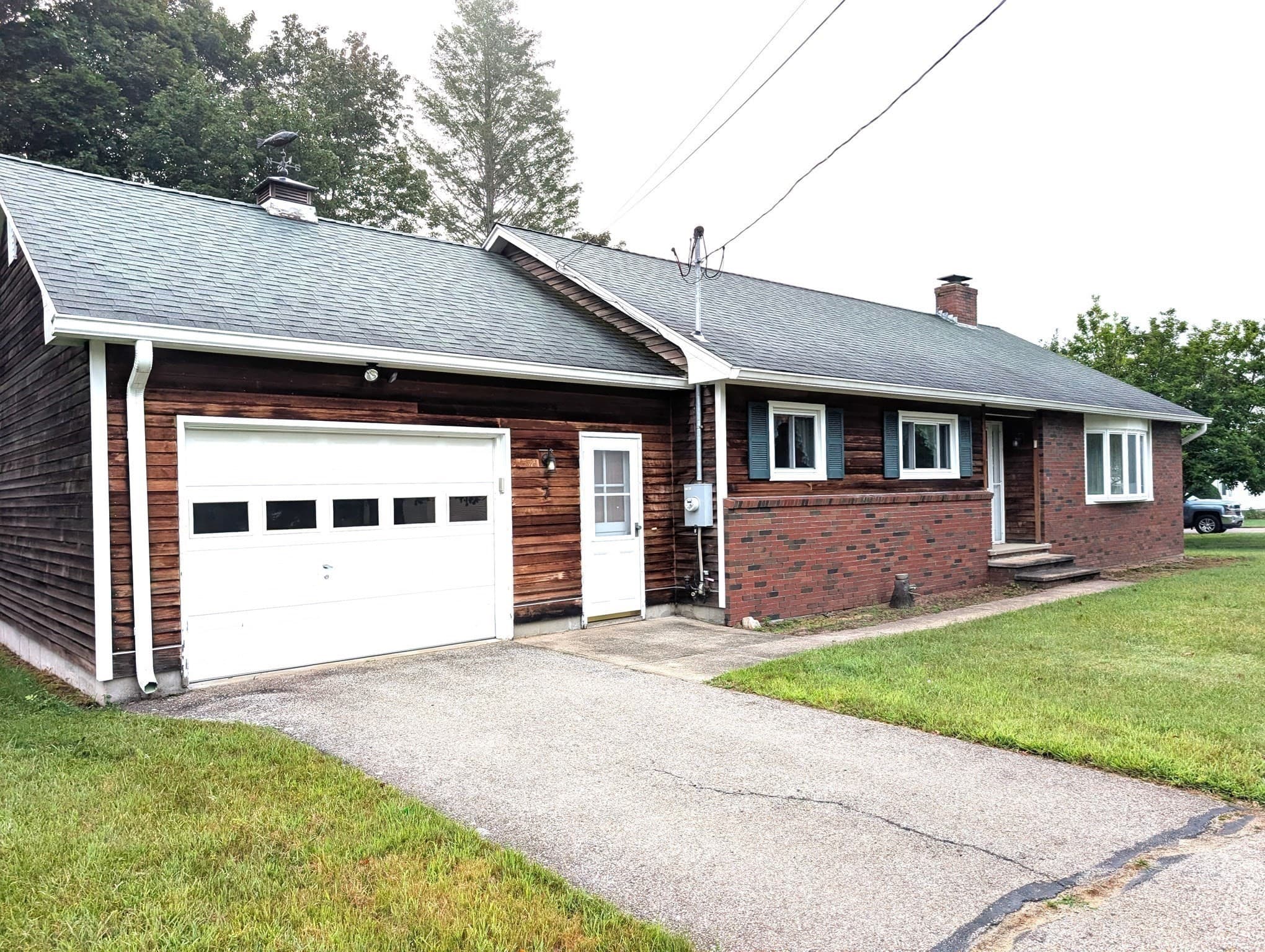 Single Family Residence at 7 Allen St, West Brookfield MA 01585, West Brookfield, photo 2 of 25
