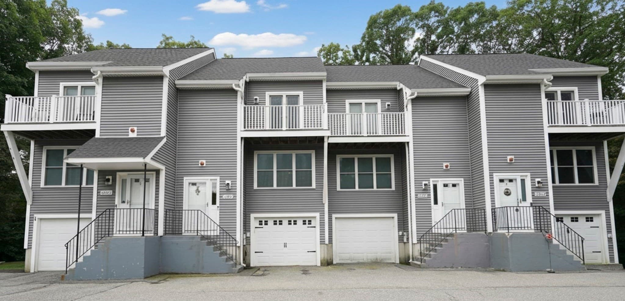 Condominium at 660 Thacher # 02, Attleboro MA 02703, Attleboro, photo 2 of 35