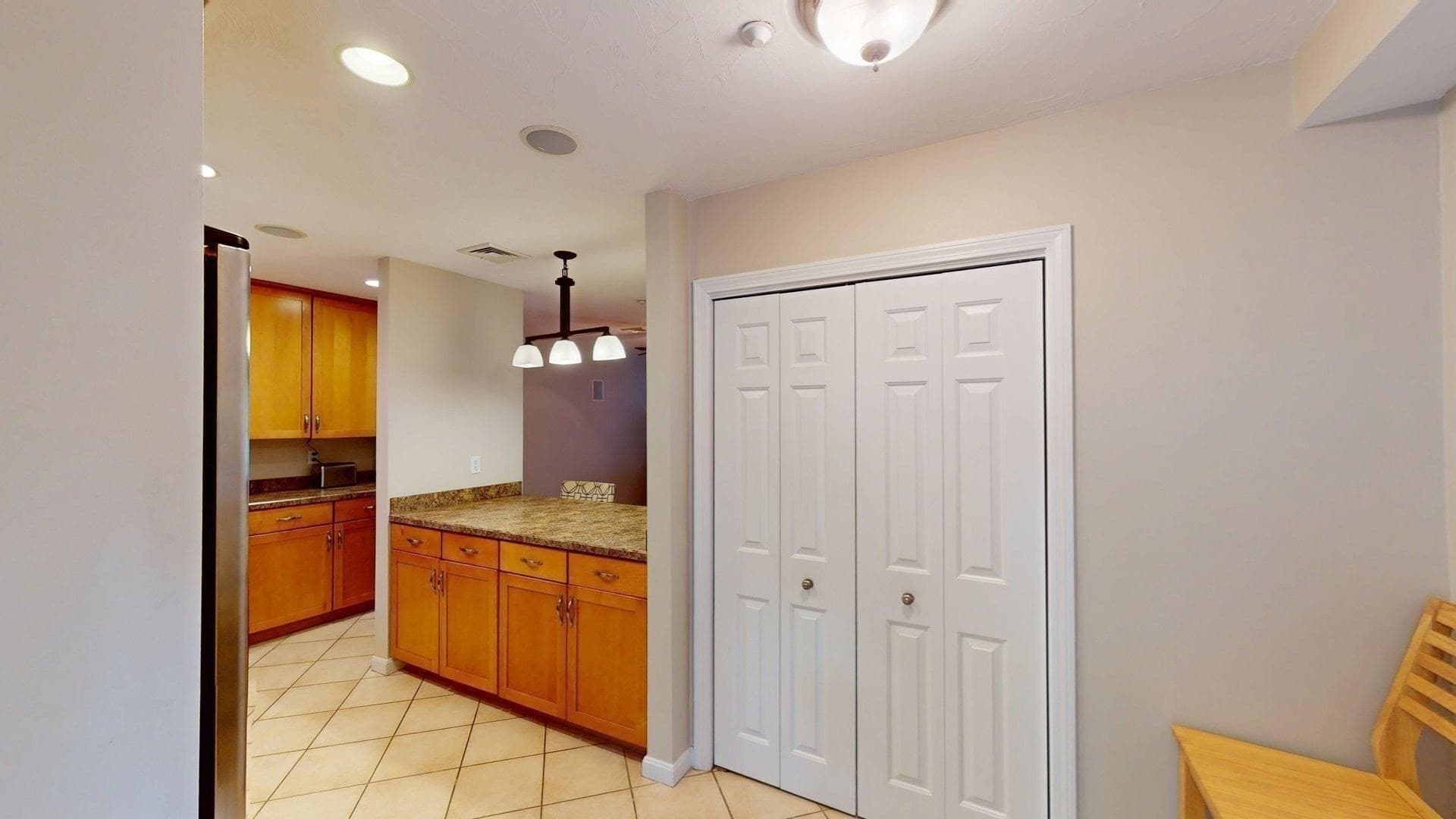 Condominium at 660 Thacher # 02, Attleboro MA 02703, Attleboro, photo 10 of 35