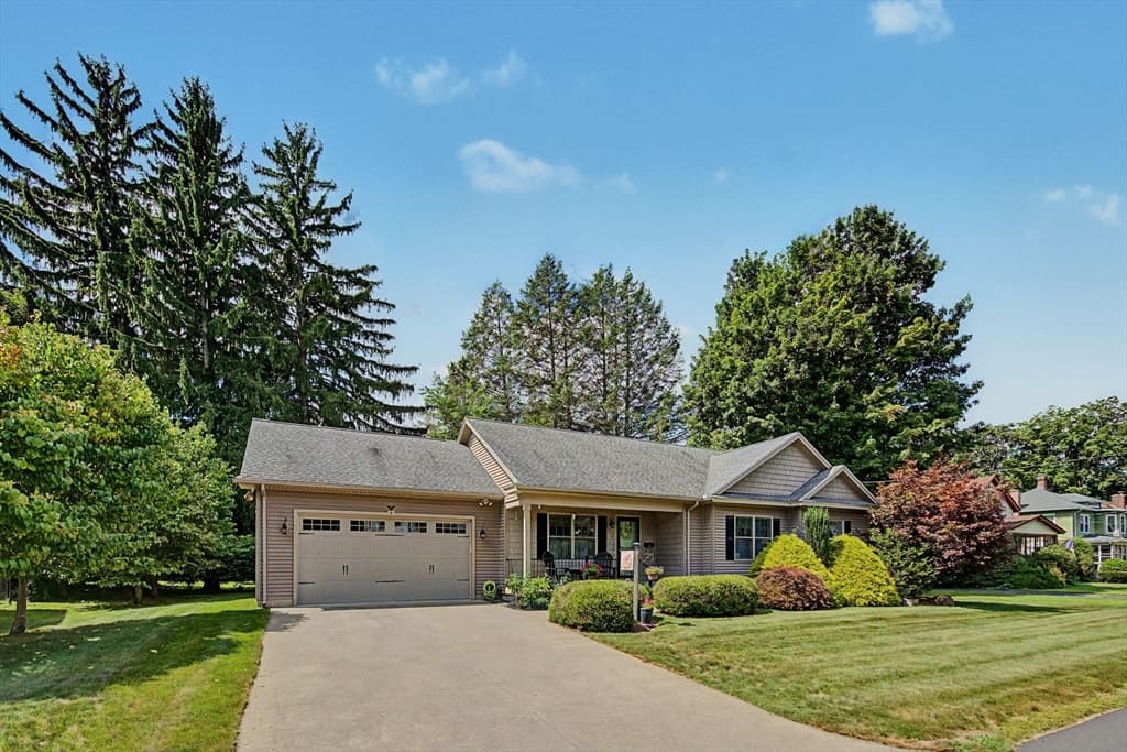 4 Mckinley Ave, Easthampton MA 01027