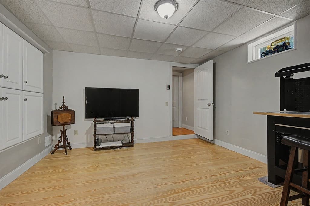 Single Family Residence at 4 Mckinley Ave, Easthampton MA 01027, Easthampton, photo 24 of 36