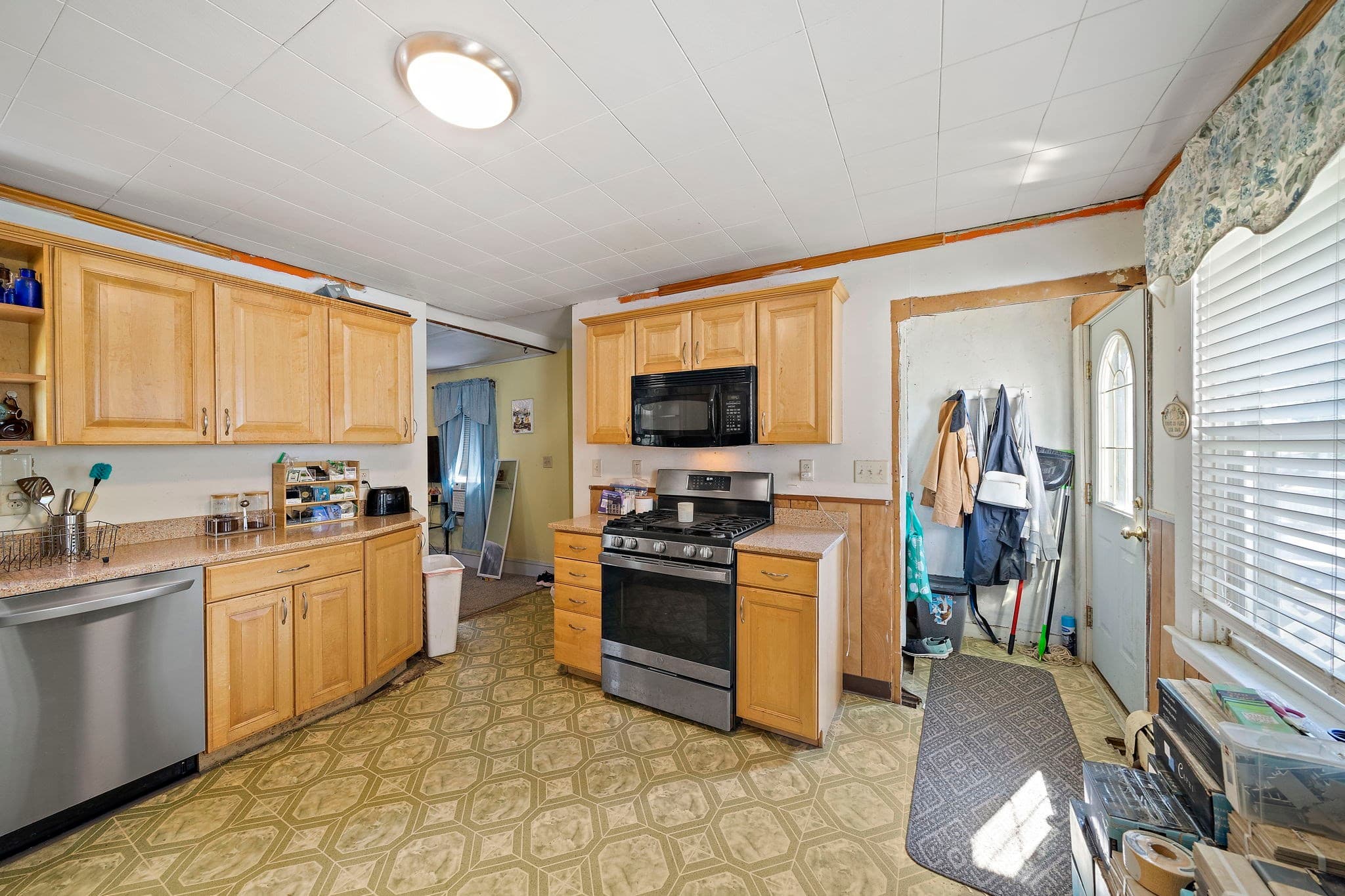 Single Family Residence at 153 Randolph Street, Abington MA 02351, Abington, photo 23 of 35