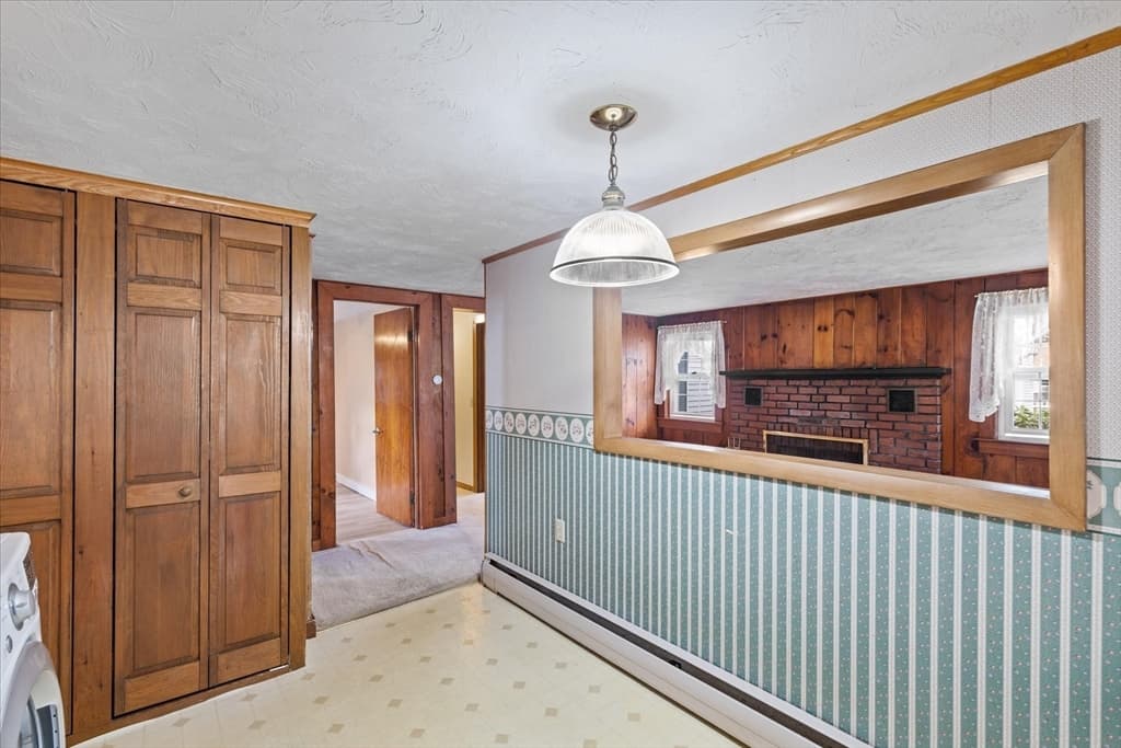 Single Family Residence at 1 Freeman Ave, Webster MA 01570, Webster, photo 12 of 31
