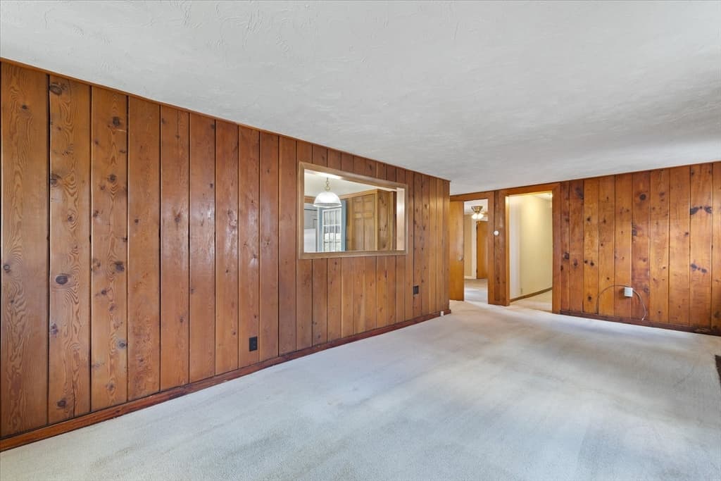 Single Family Residence at 1 Freeman Ave, Webster MA 01570, Webster, photo 10 of 31