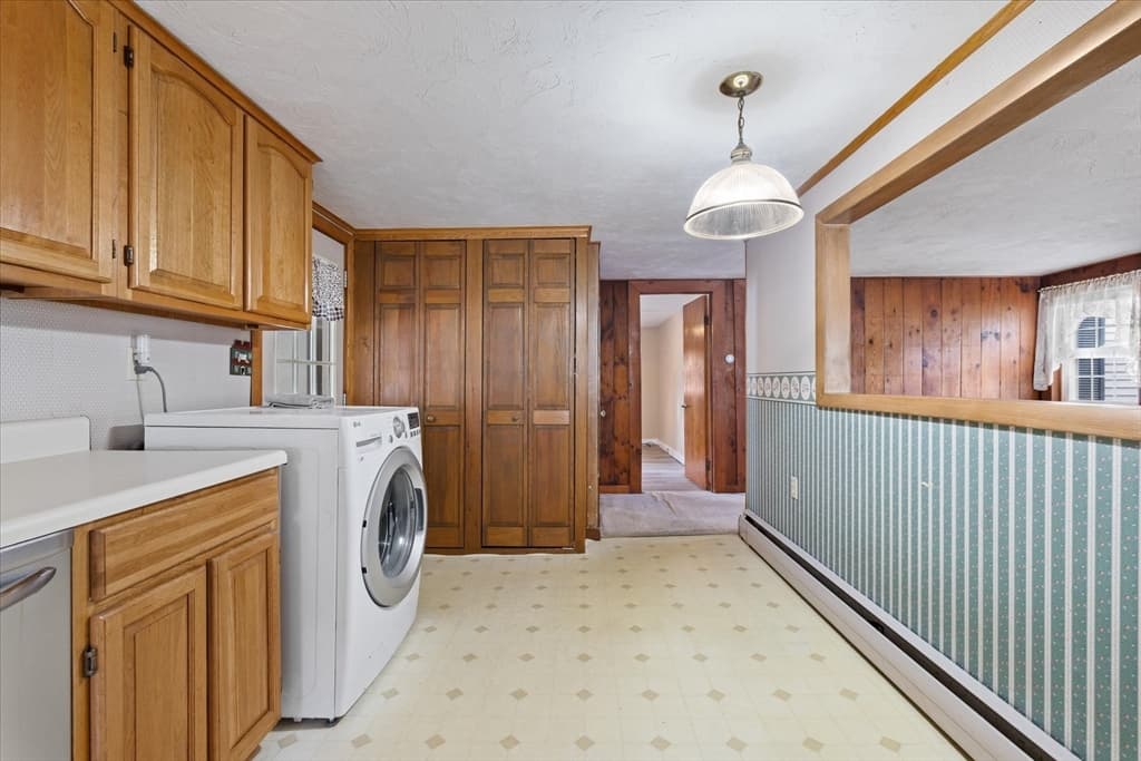 Single Family Residence at 1 Freeman Ave, Webster MA 01570, Webster, photo 15 of 31