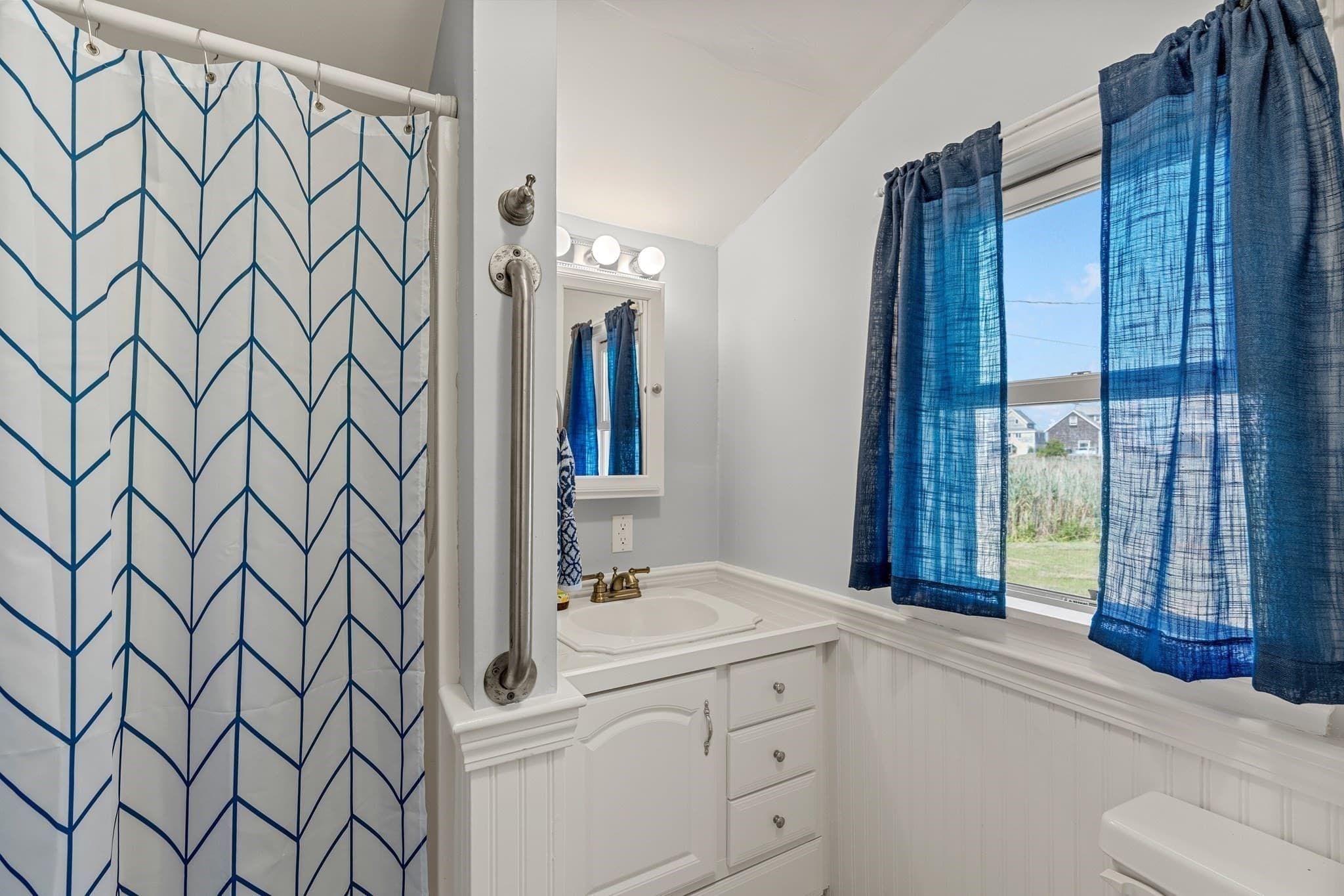 Single Family Residence at 63 Lighthouse Rd, Scituate MA 02066, Scituate, photo 11 of 35