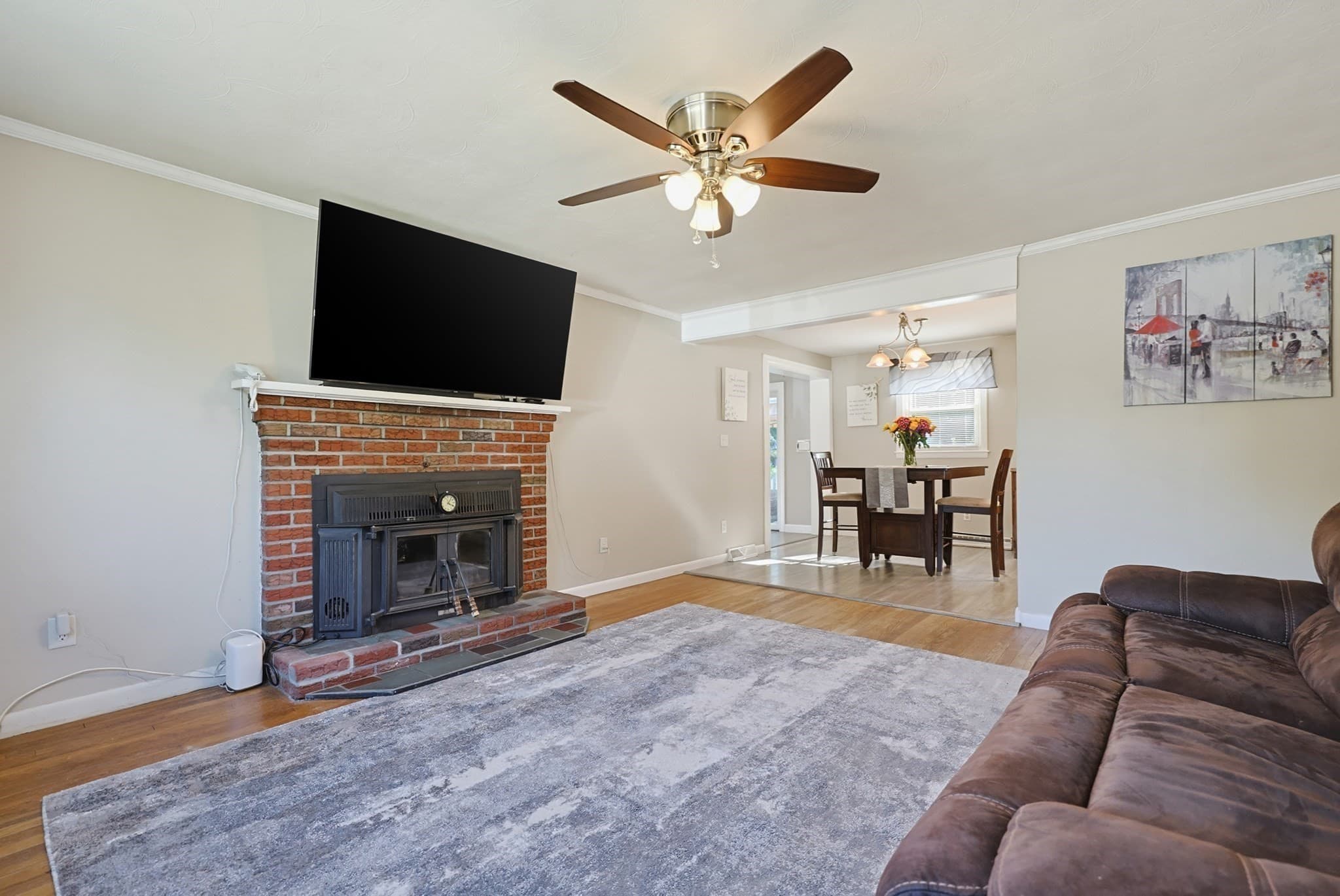 Single Family Residence at 8 Pontiac Rd, Walpole MA 02081, photo 6 of 37