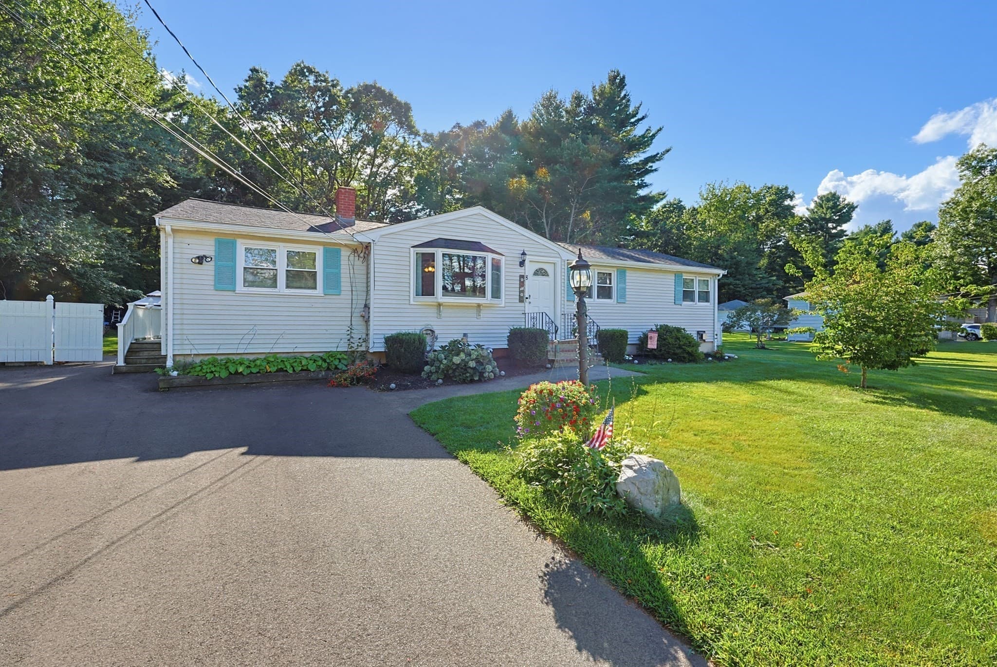 8 Pontiac Rd, Walpole MA 02081