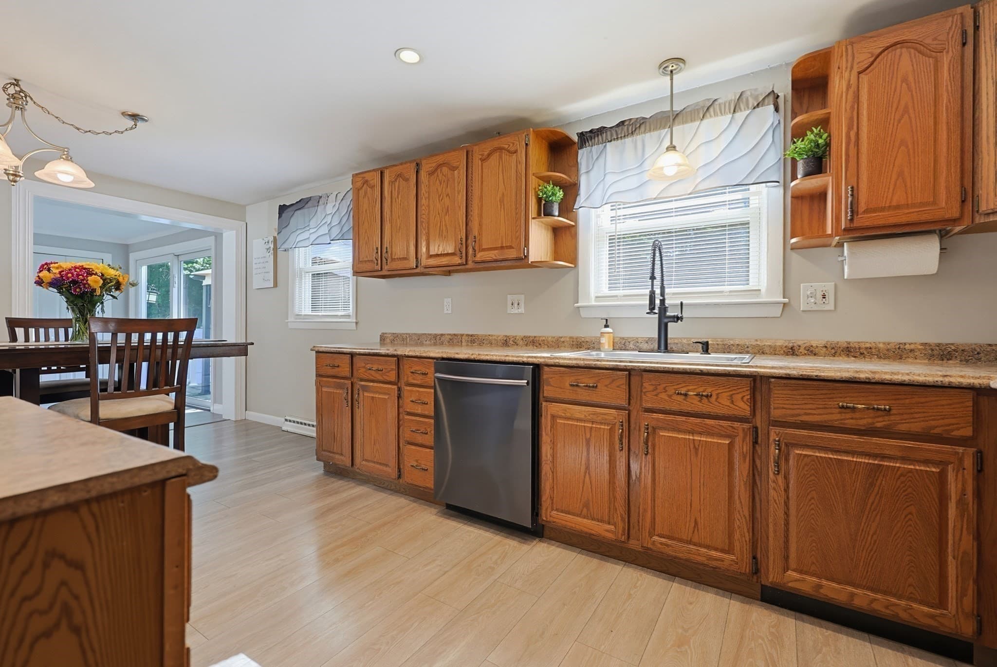 Single Family Residence at 8 Pontiac Rd, Walpole MA 02081, photo 10 of 37