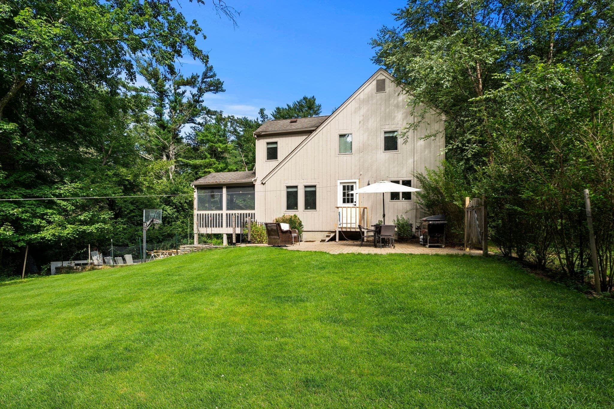 Single Family Residence at 2 Bassett Brook, Duxbury MA 02332, Duxbury, photo 2 of 40
