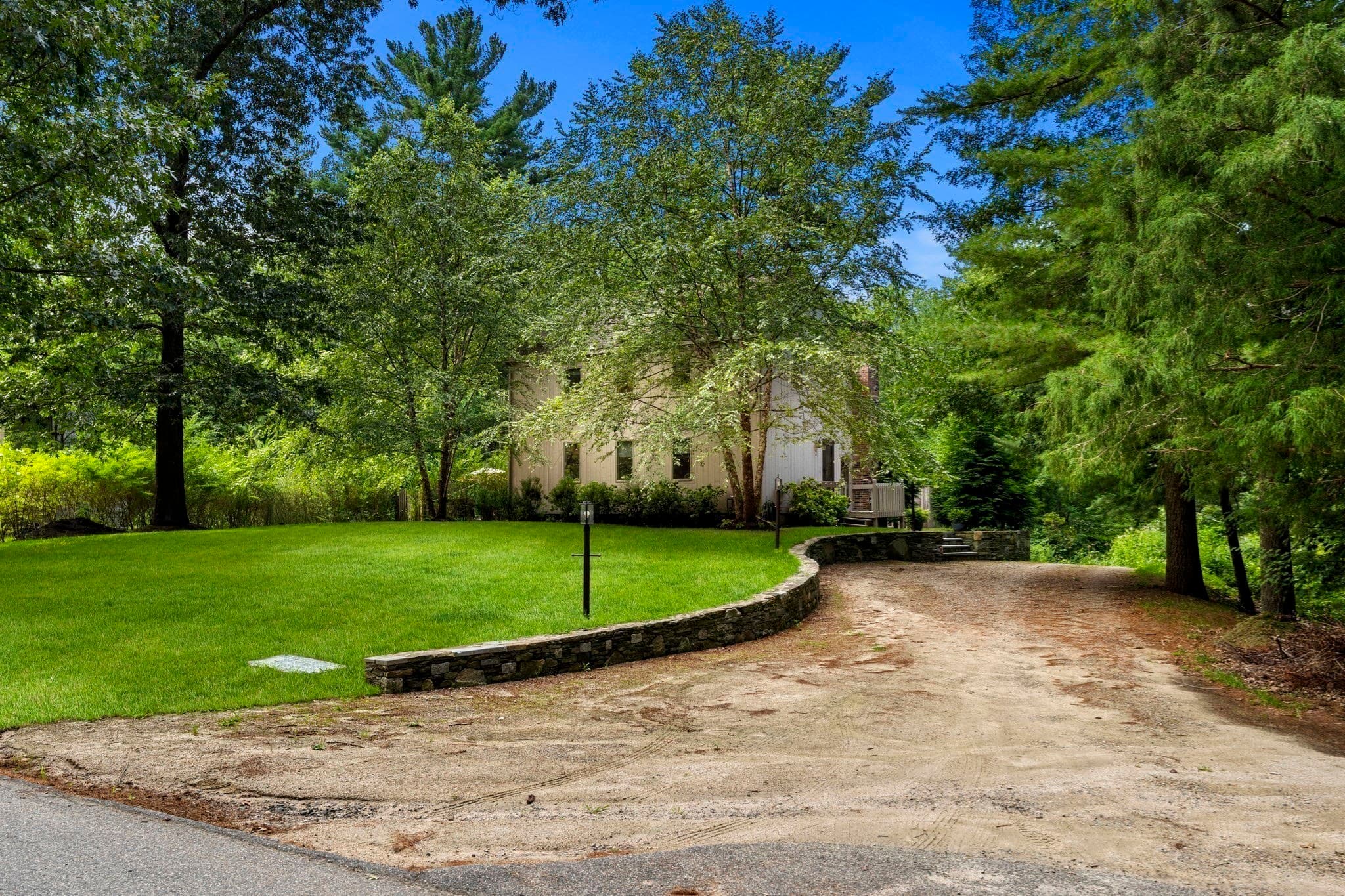 Single Family Residence at 2 Bassett Brook, Duxbury MA 02332, Duxbury, photo 3 of 40