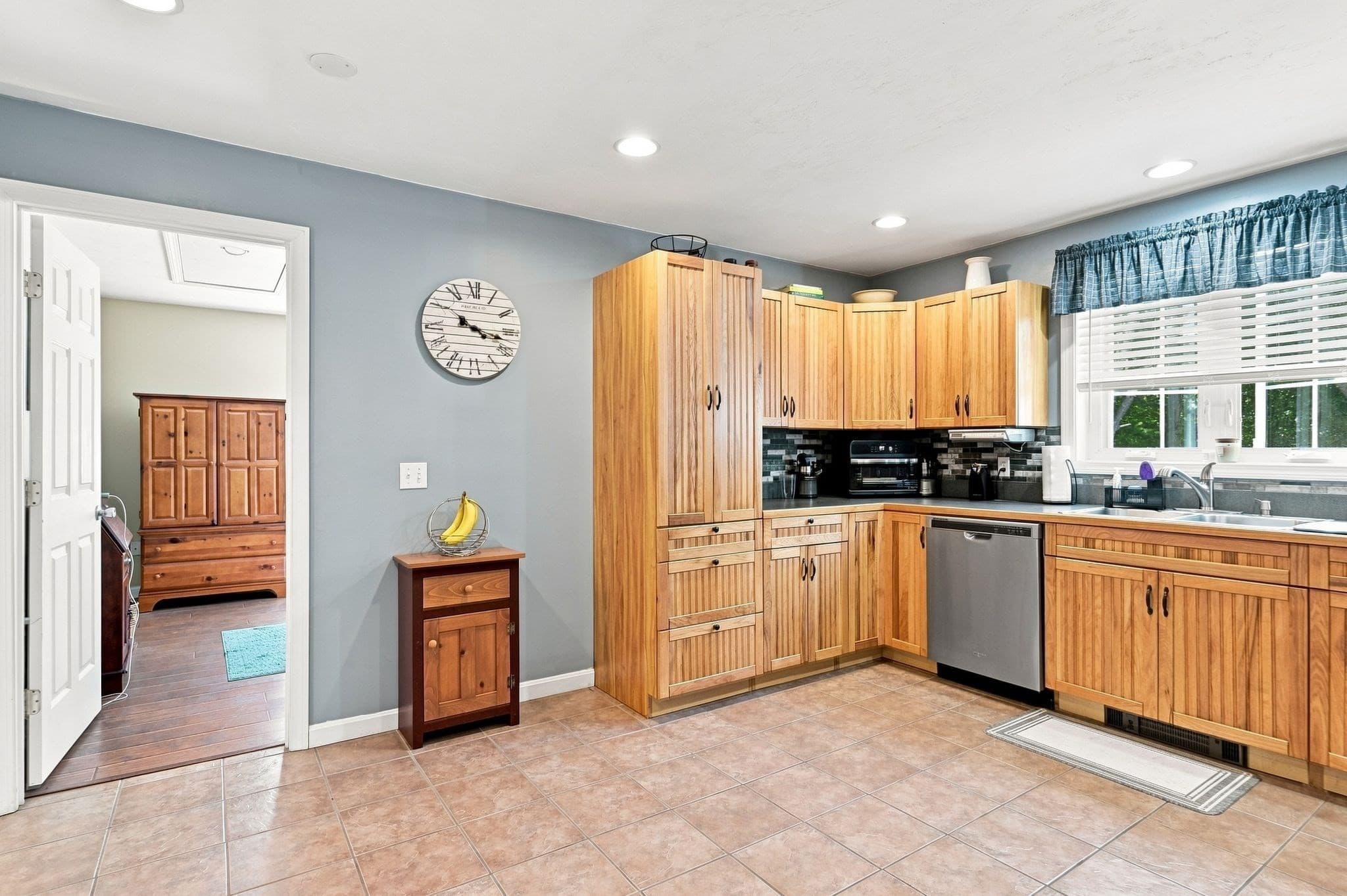 Single Family Residence at 61 Breakneck Rd, Sturbridge MA 01566, Sturbridge, photo 32 of 42