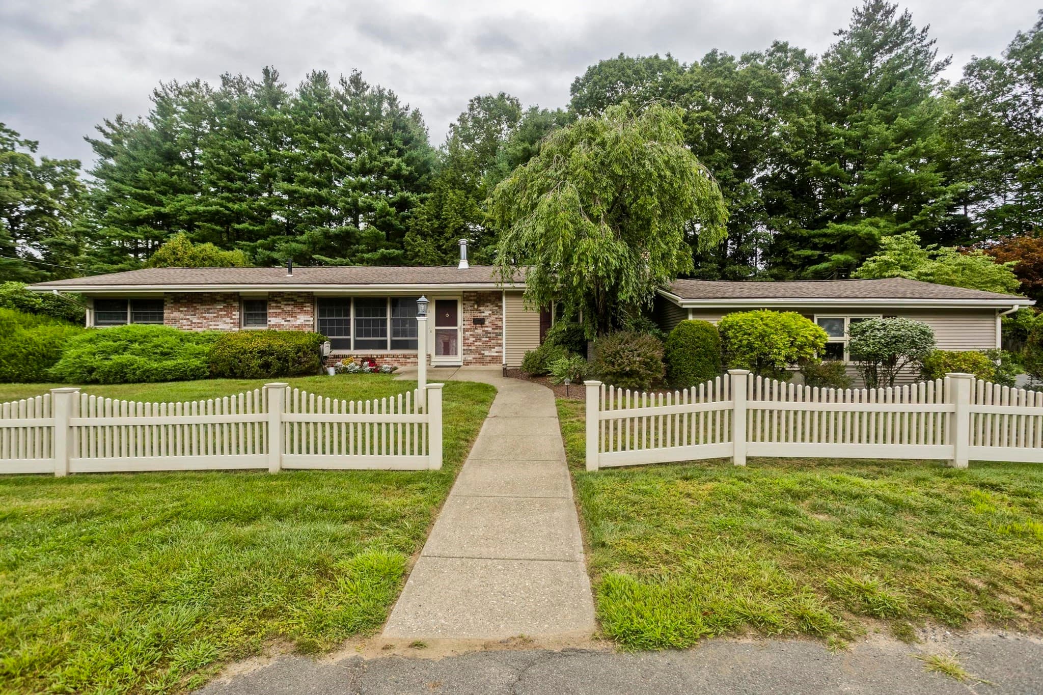 14 Sunset Dr, Montague MA 01376