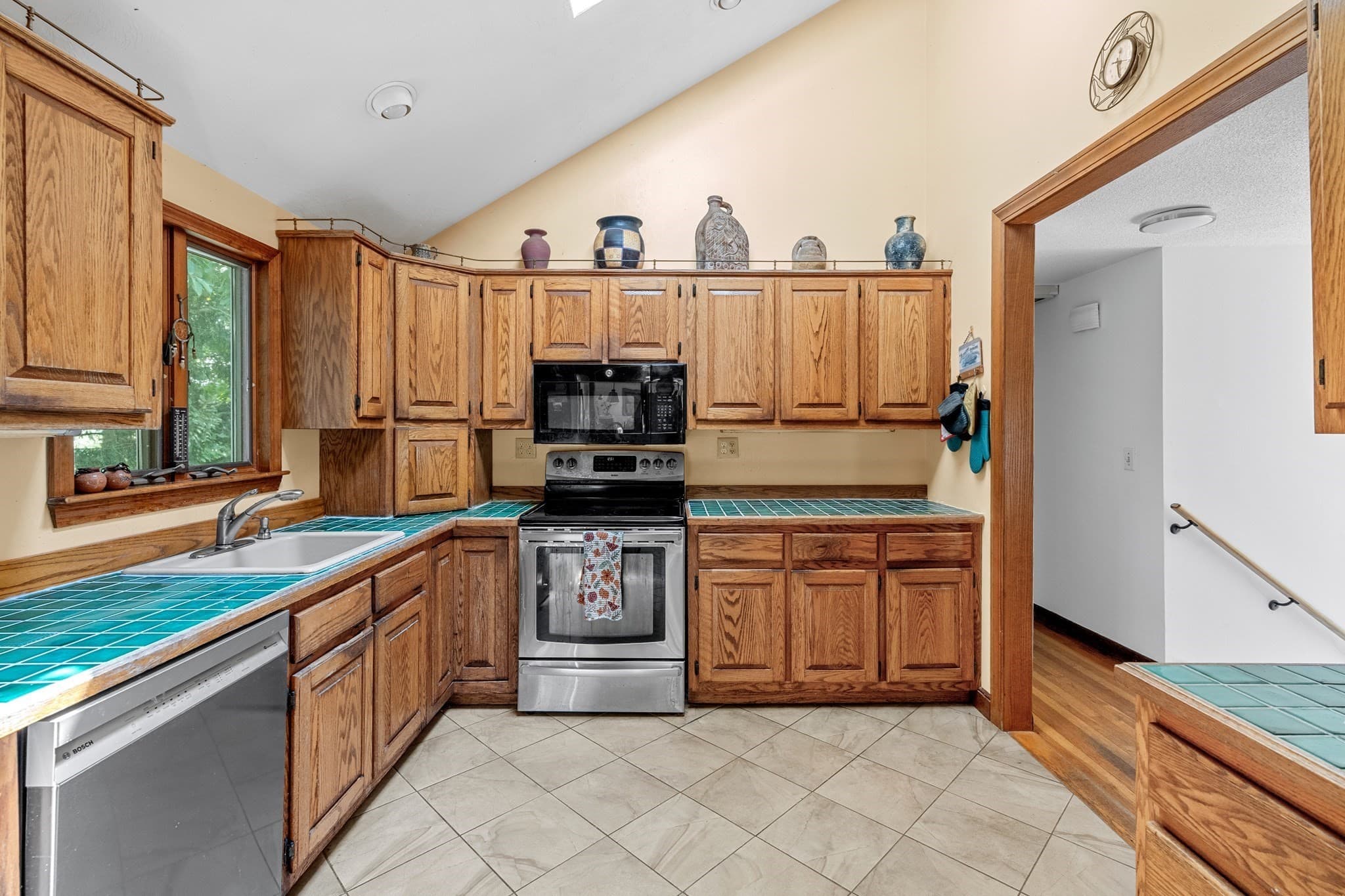 Single Family Residence at 29 Pratt Road, Scituate MA 02066, Scituate, photo 3 of 30