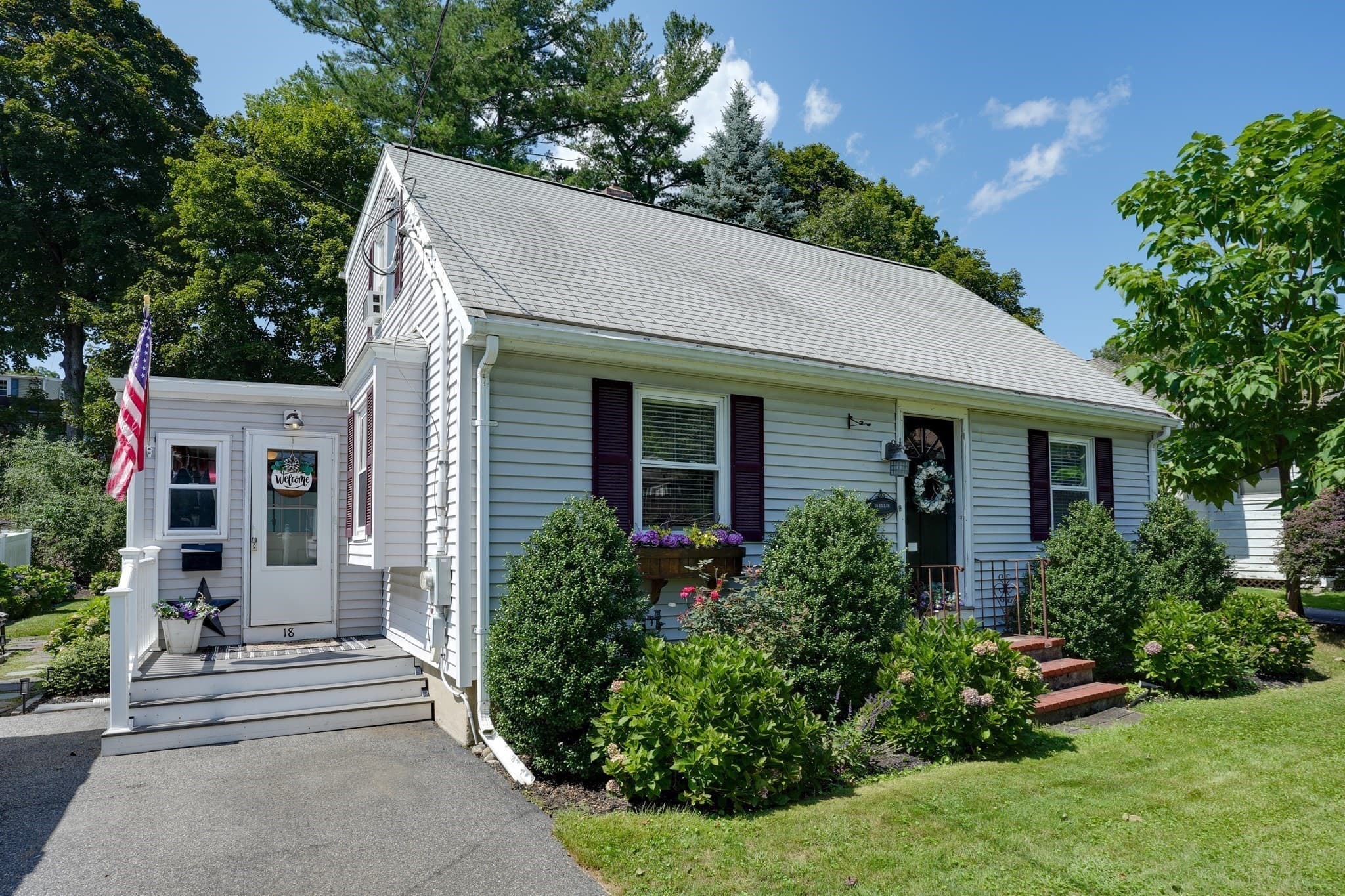 Single Family Residence at 18 Ellis St, Woburn MA 01801, Woburn, photo 2 of 35