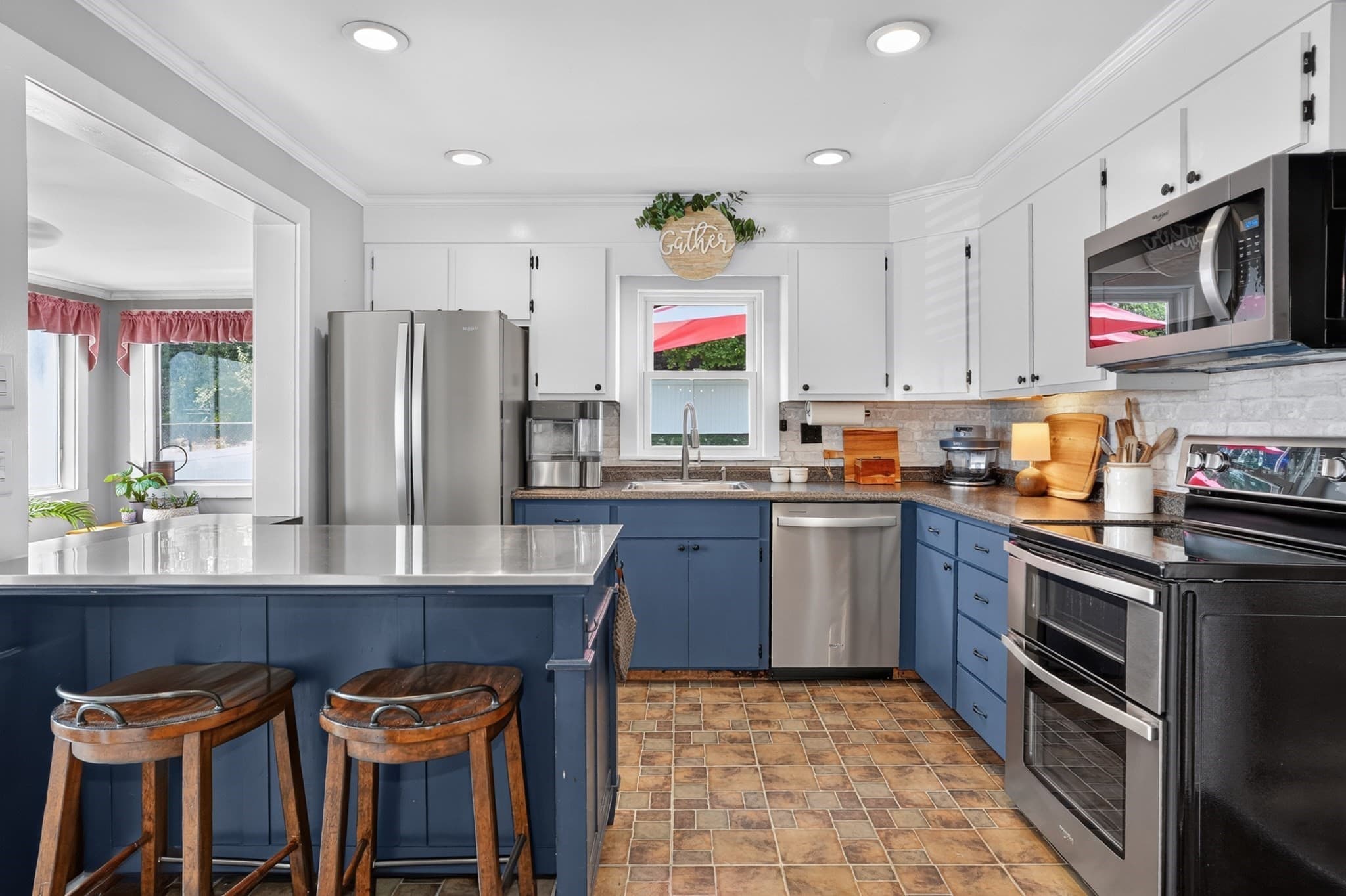Single Family Residence at 18 Ellis St, Woburn MA 01801, Woburn, photo 13 of 35