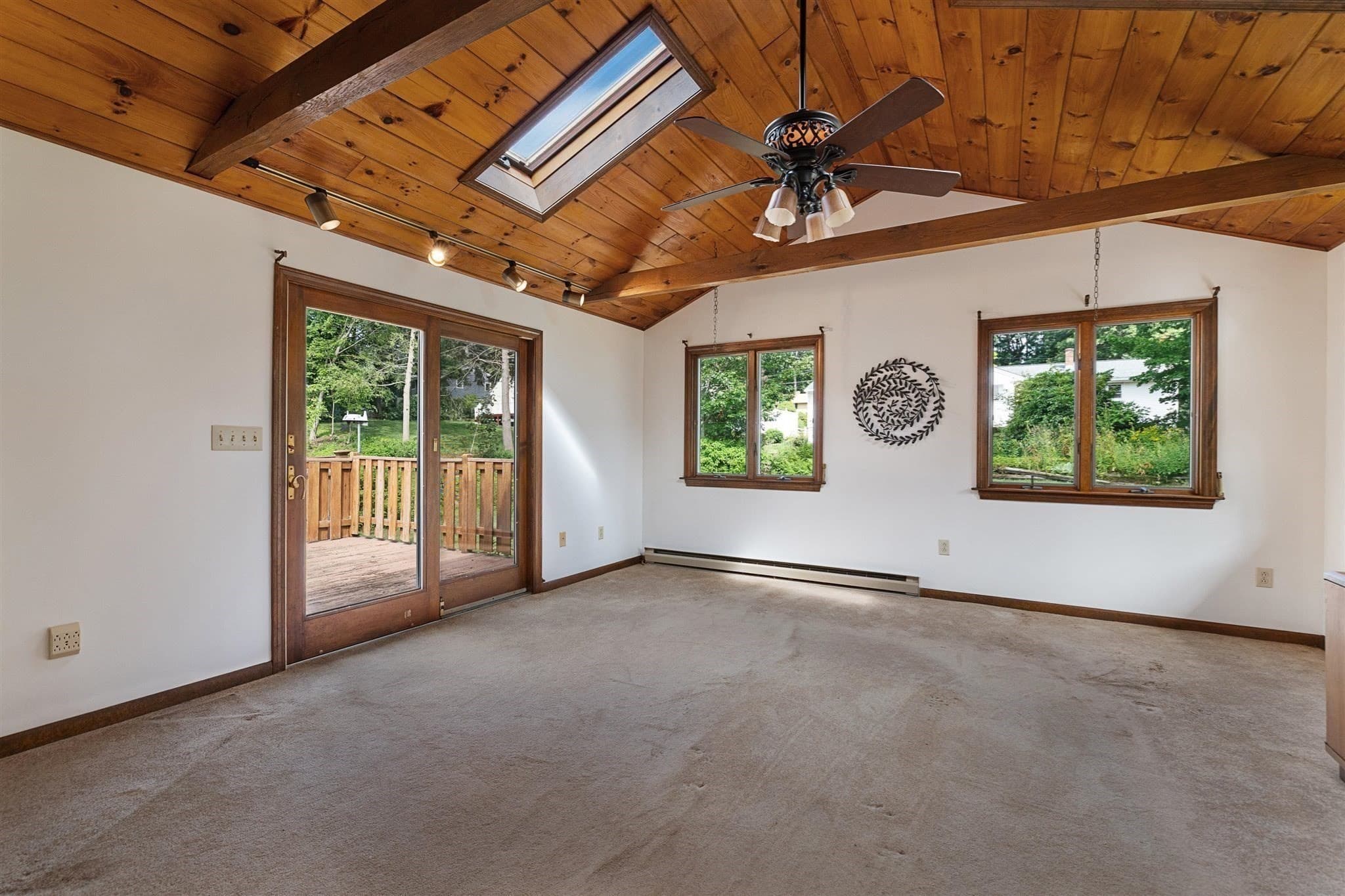 Single Family Residence at 8 Beechwood Dr, Rutland MA 01543, Rutland, photo 13 of 40