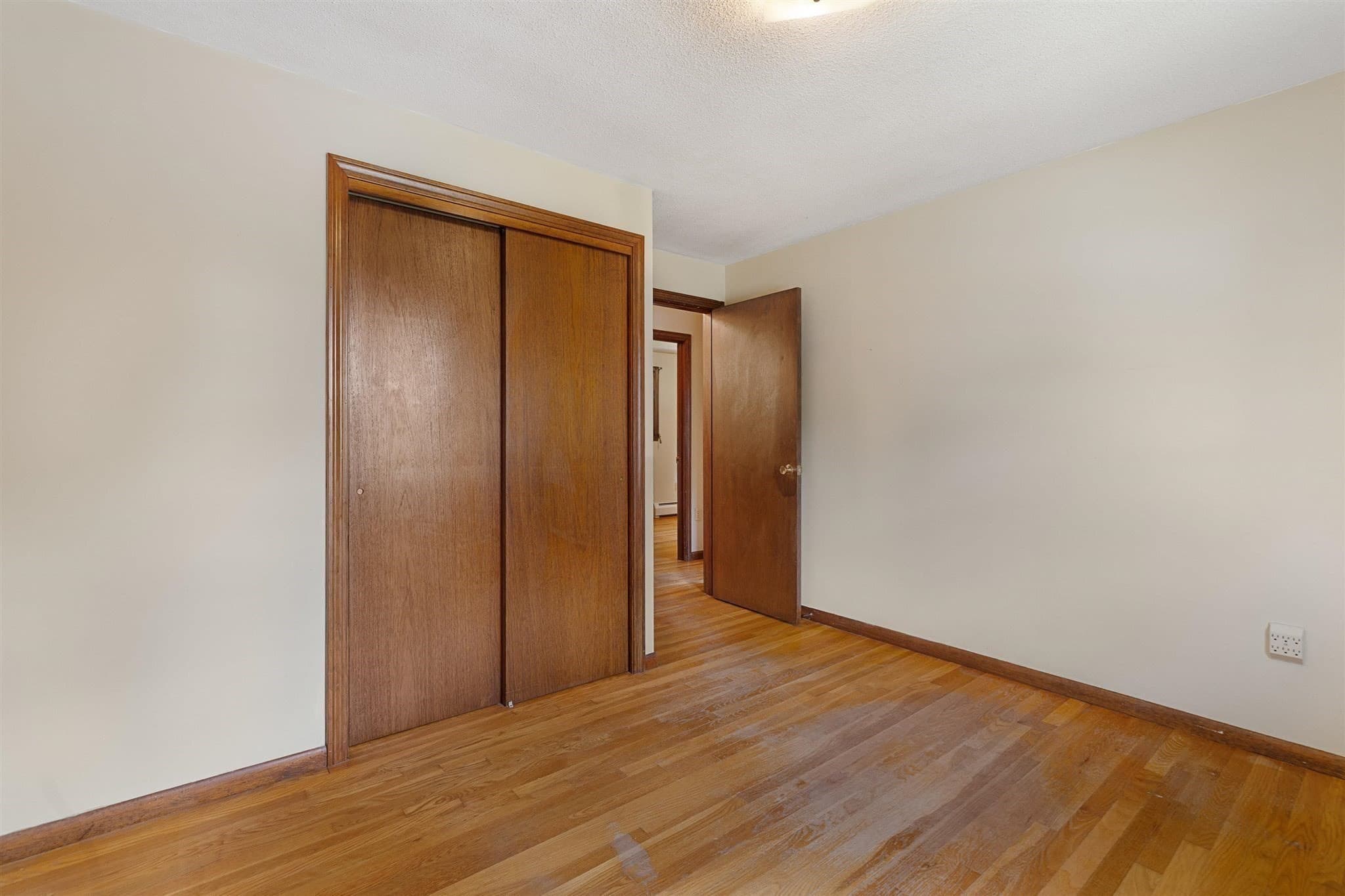 Single Family Residence at 8 Beechwood Dr, Rutland MA 01543, Rutland, photo 16 of 40