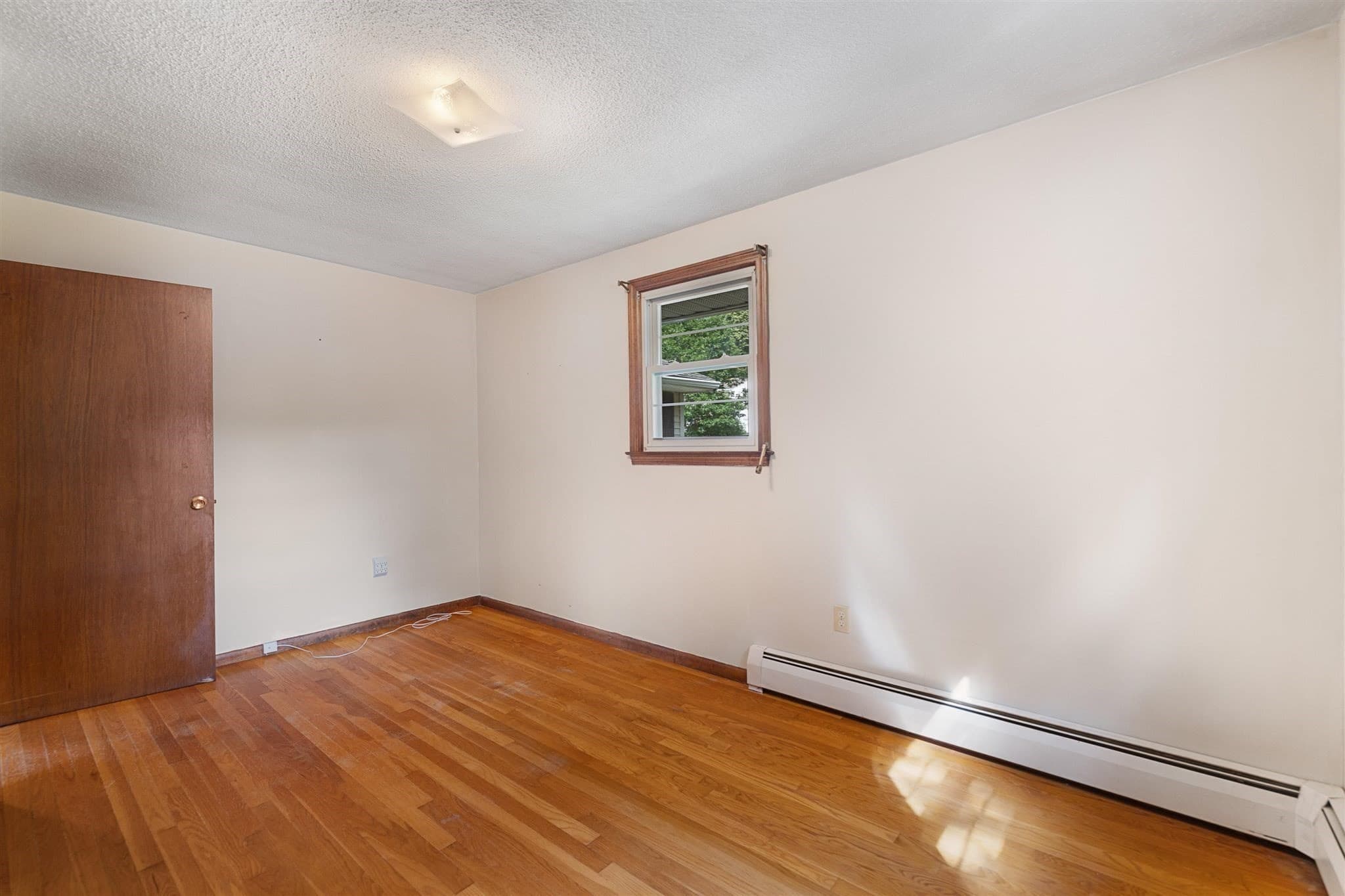 Single Family Residence at 8 Beechwood Dr, Rutland MA 01543, Rutland, photo 20 of 40