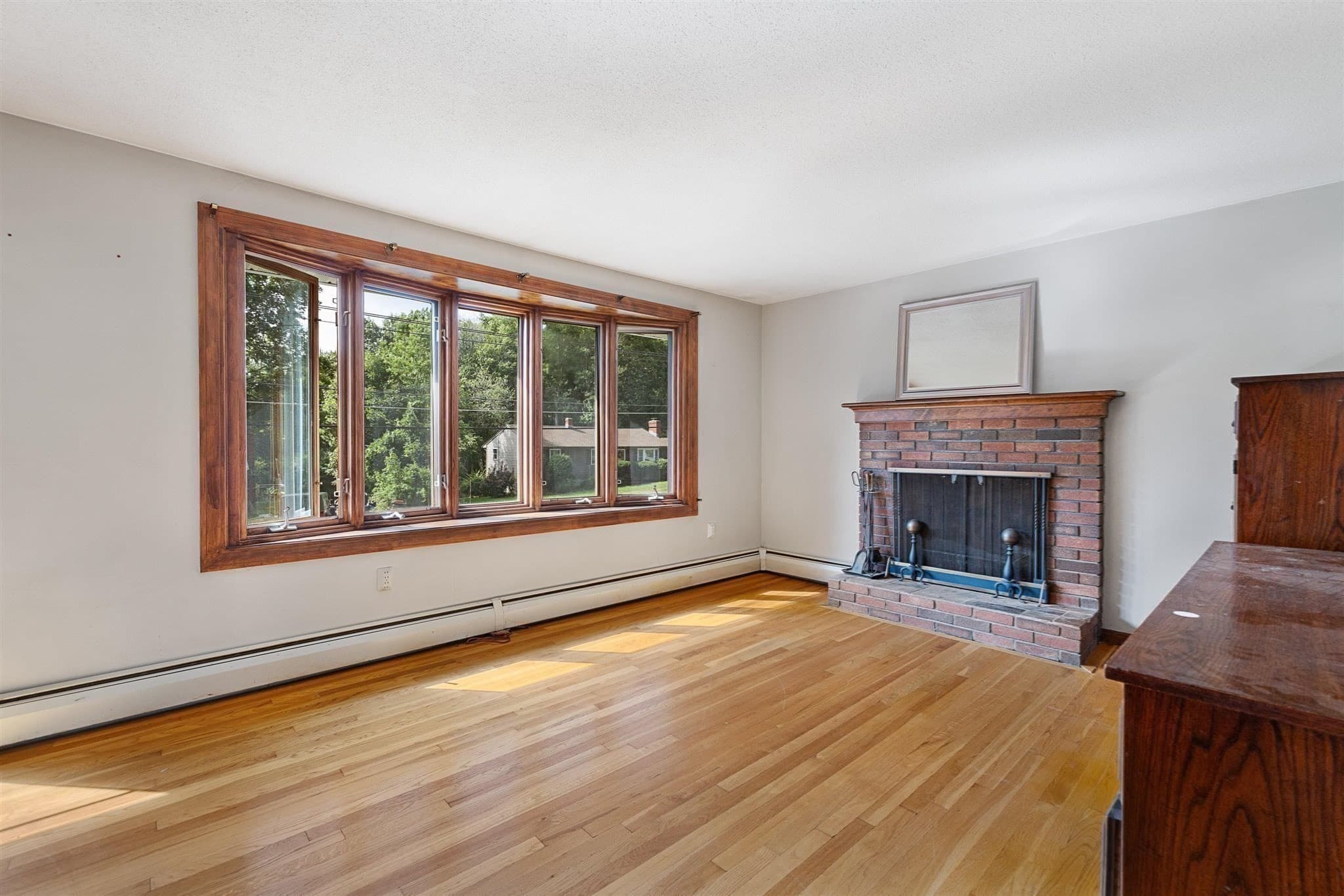 Single Family Residence at 8 Beechwood Dr, Rutland MA 01543, Rutland, photo 10 of 40