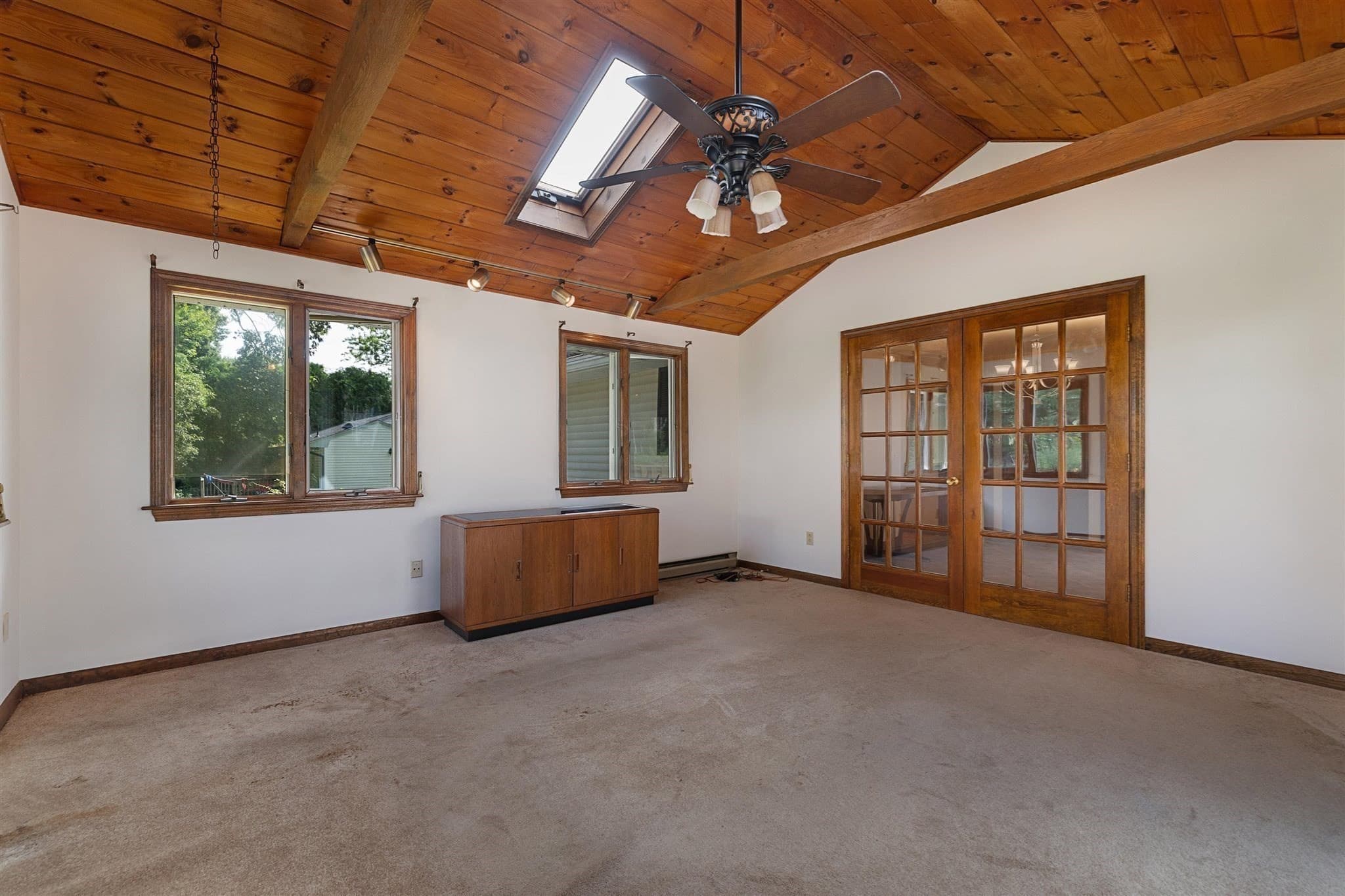 Single Family Residence at 8 Beechwood Dr, Rutland MA 01543, Rutland, photo 14 of 40