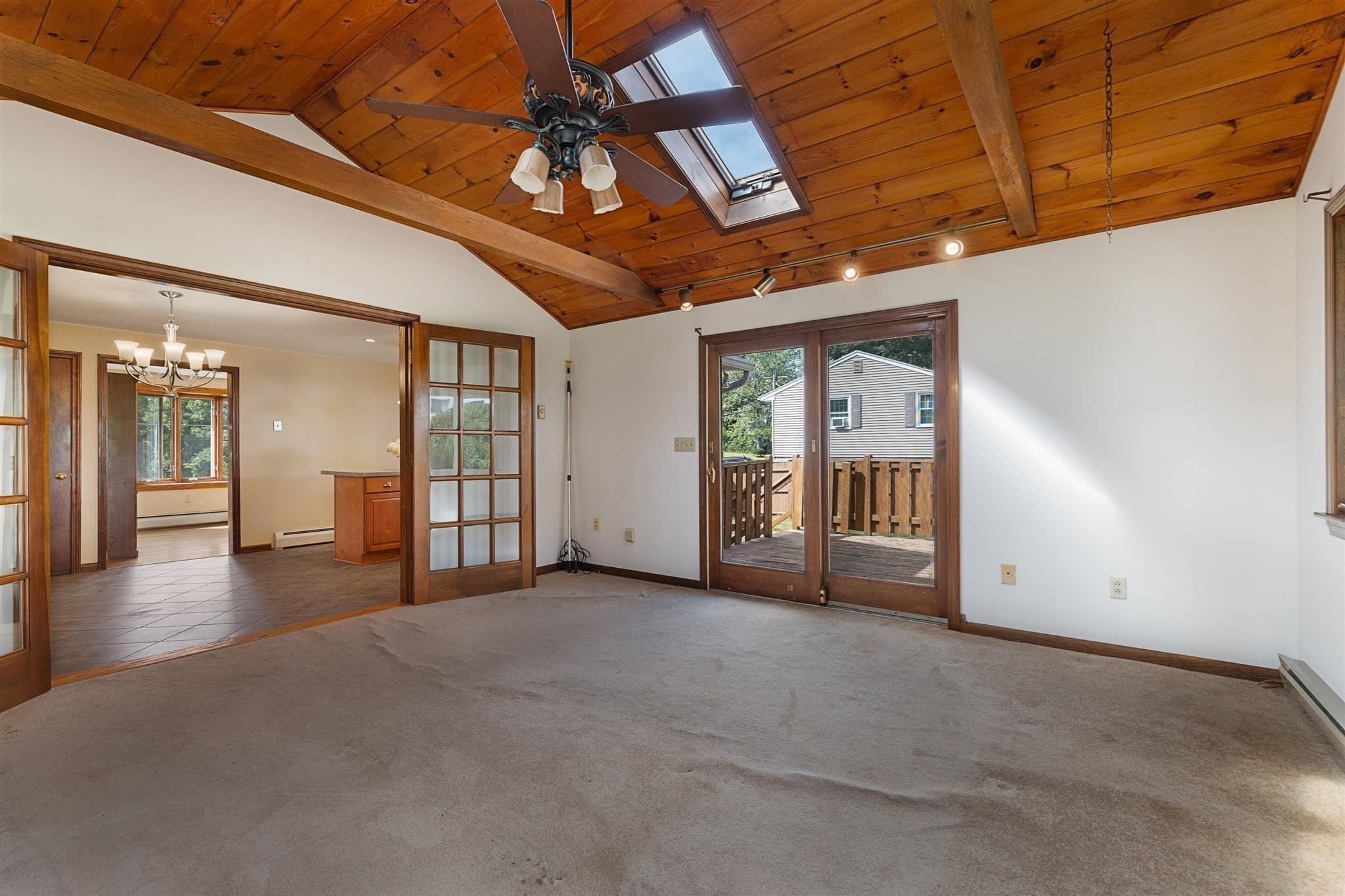 Single Family Residence at 8 Beechwood Dr, Rutland MA 01543, Rutland, photo 11 of 40