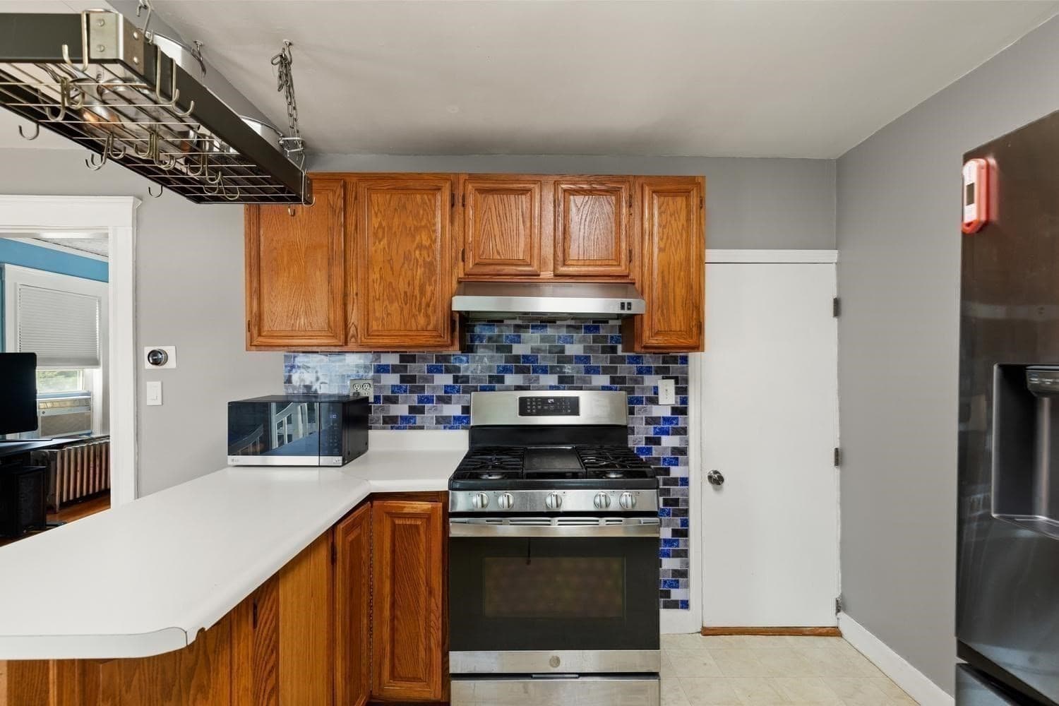 Condominium at 7 Lawrence St # B, Beverly MA 01915, Beverly, photo 13 of 36