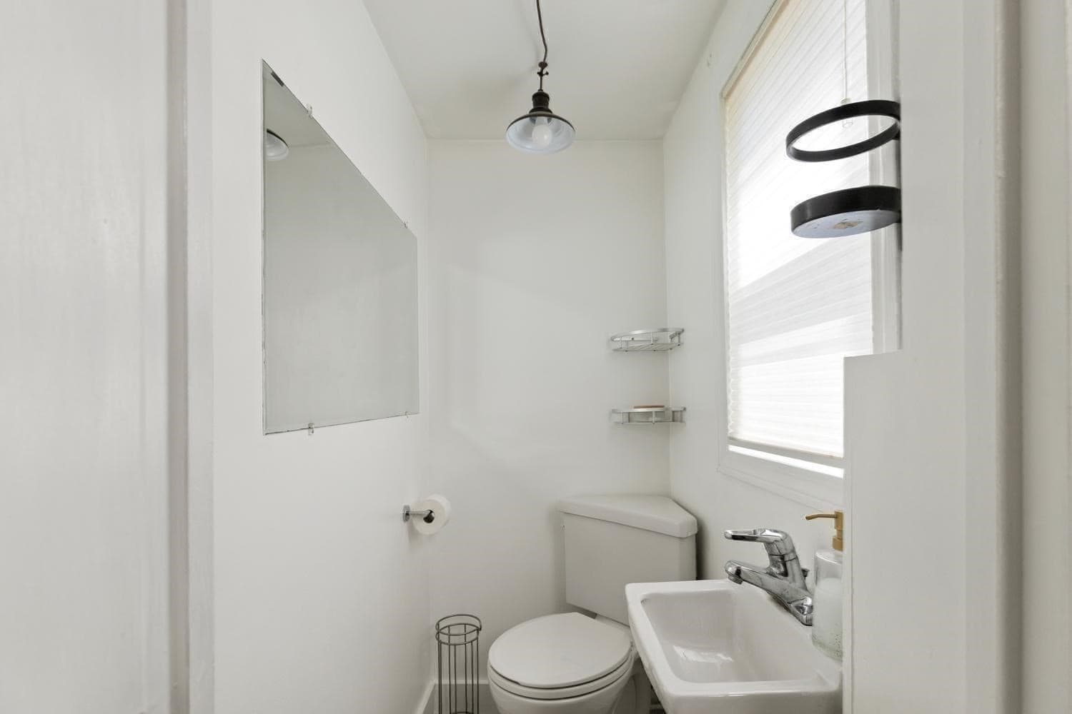 Condominium at 7 Lawrence St # B, Beverly MA 01915, Beverly, photo 17 of 36