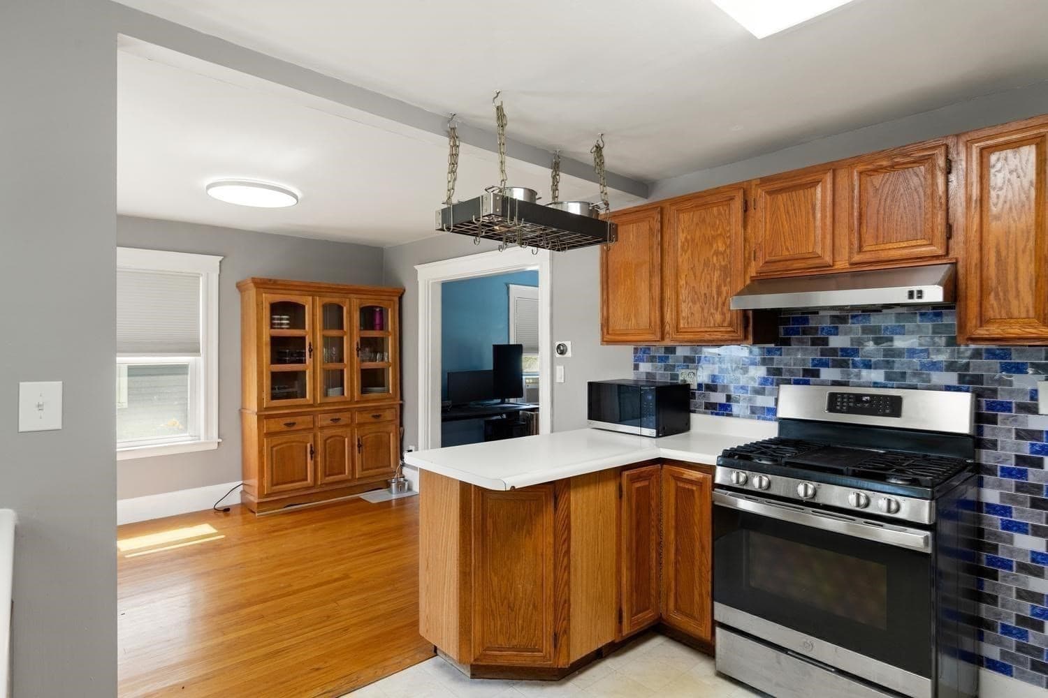 Condominium at 7 Lawrence St # B, Beverly MA 01915, Beverly, photo 16 of 36