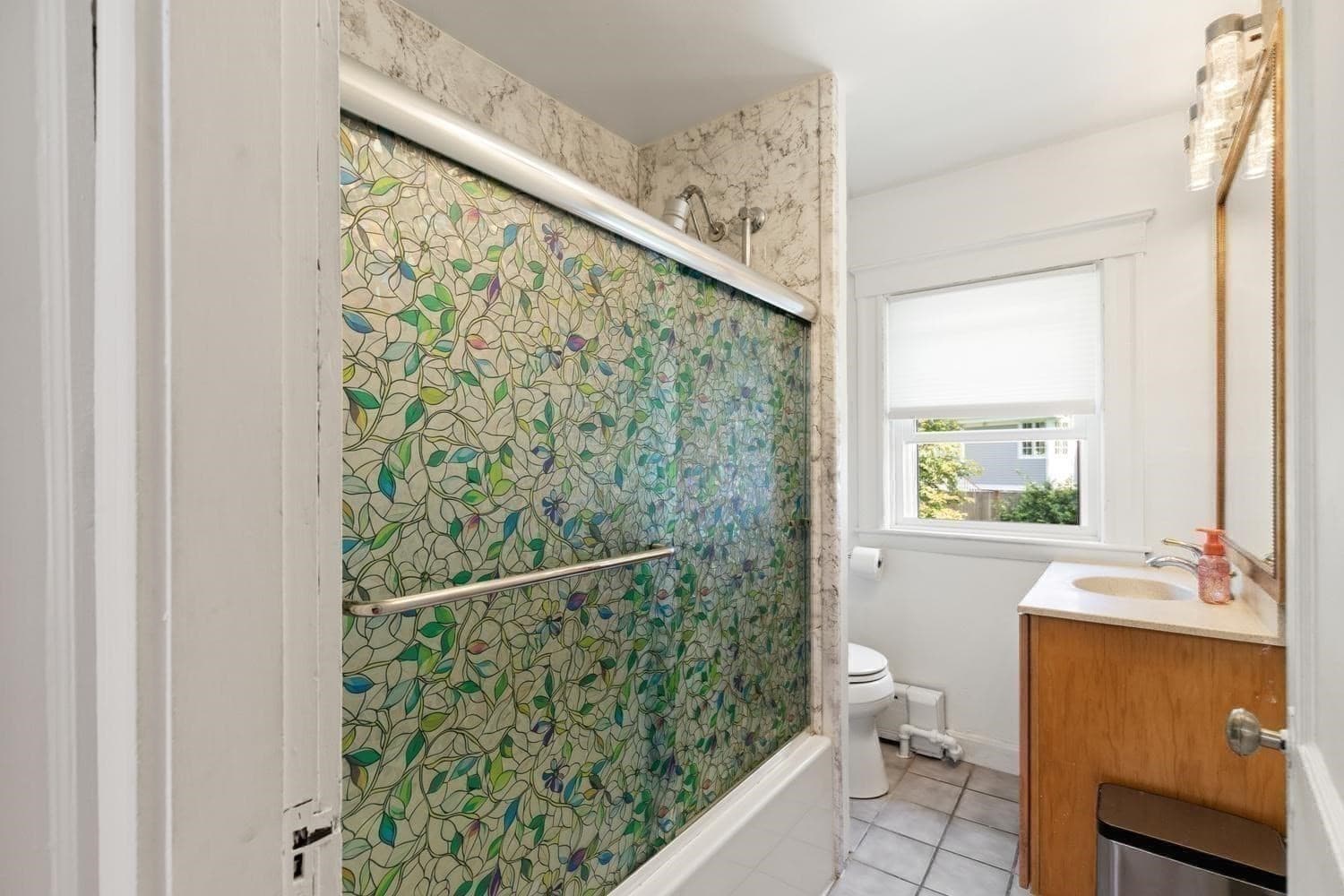 Condominium at 7 Lawrence St # B, Beverly MA 01915, Beverly, photo 18 of 36