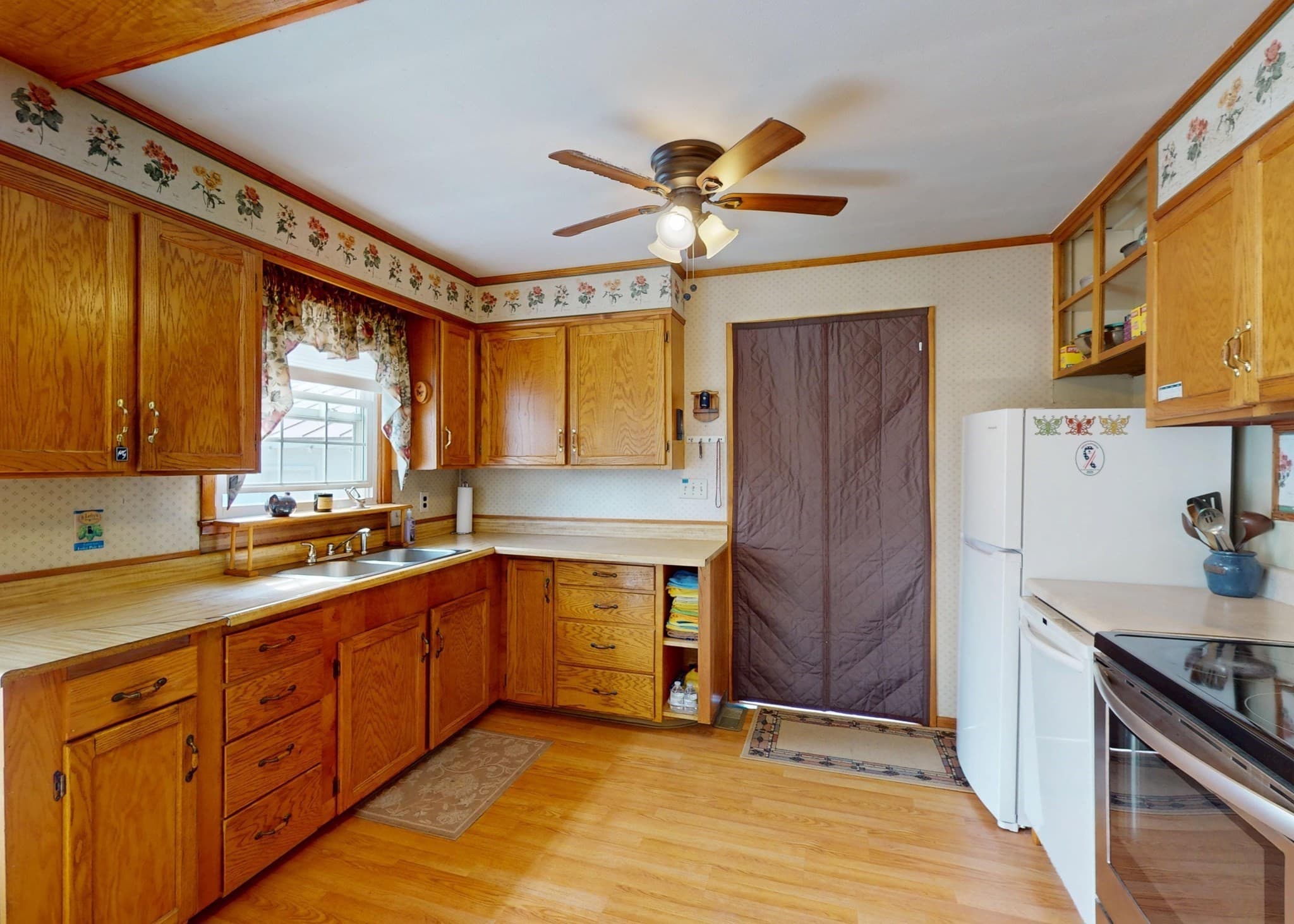 Single Family Residence at 81 Vernon St, Greenfield MA 01301, Greenfield, photo 10 of 36