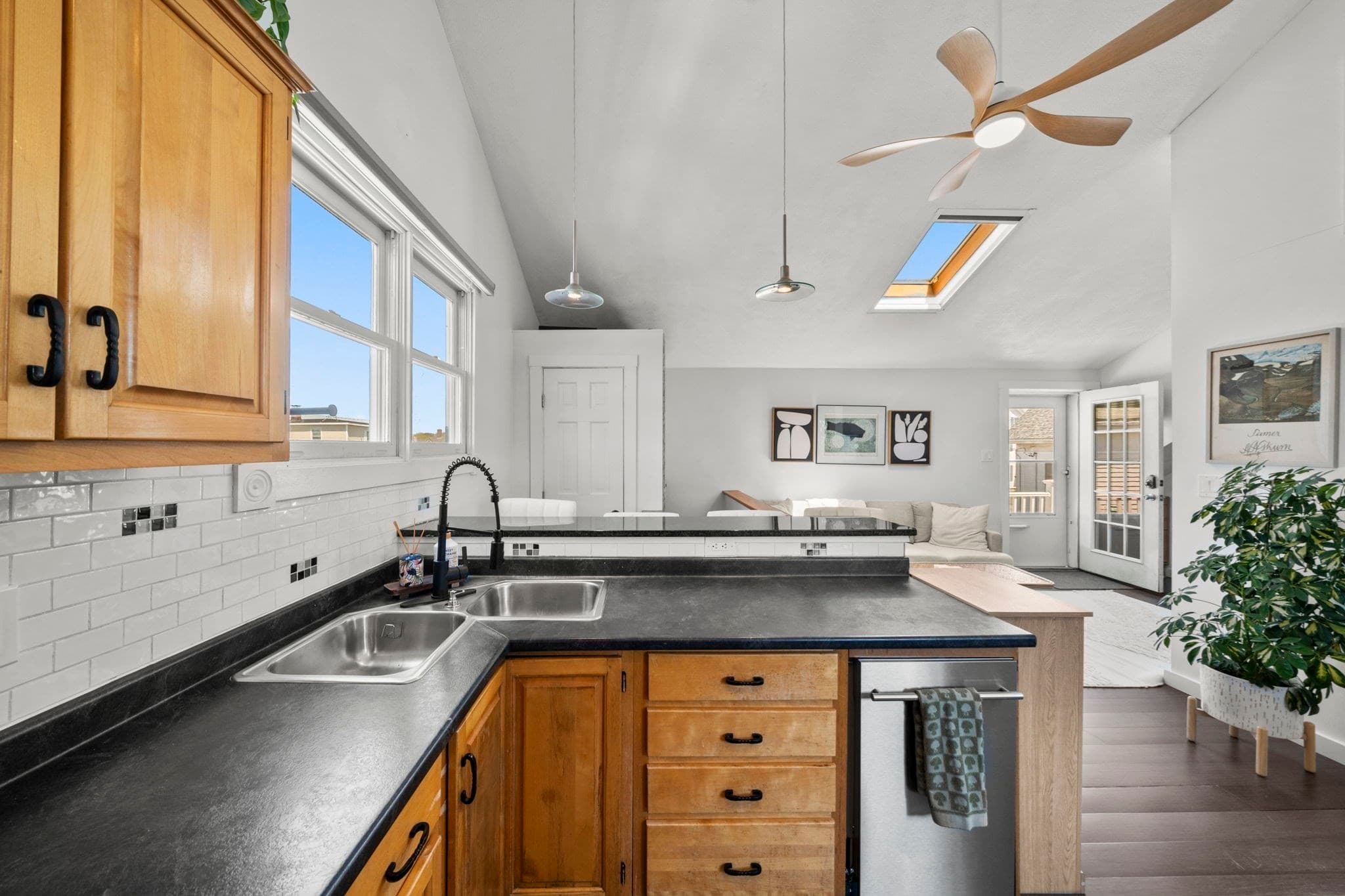Condominium at 17 Millett St # 3, Gloucester MA 01930, Gloucester, photo 13 of 22
