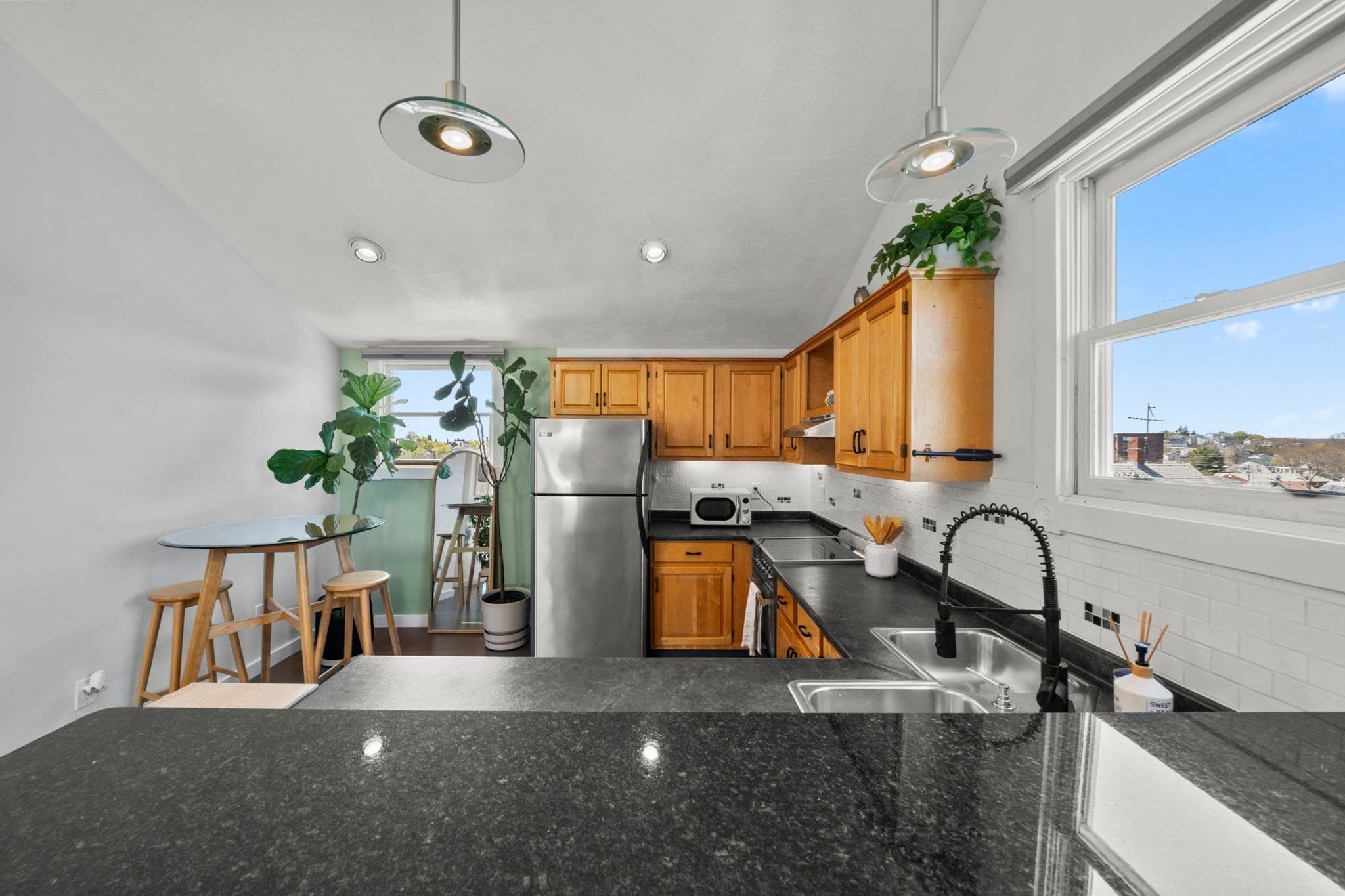 Condominium at 17 Millett St # 3, Gloucester MA 01930, Gloucester, photo 7 of 22