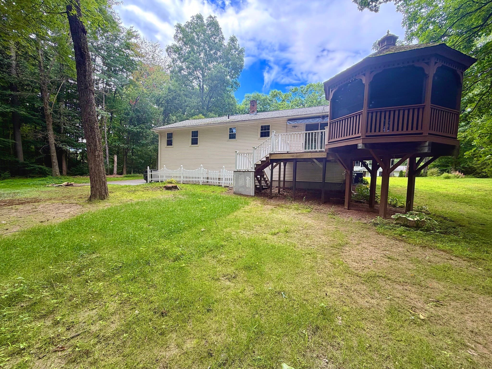 Single Family Residence at 908 Burts Pit Rd, Northampton MA 01062, Northampton, photo 6 of 31