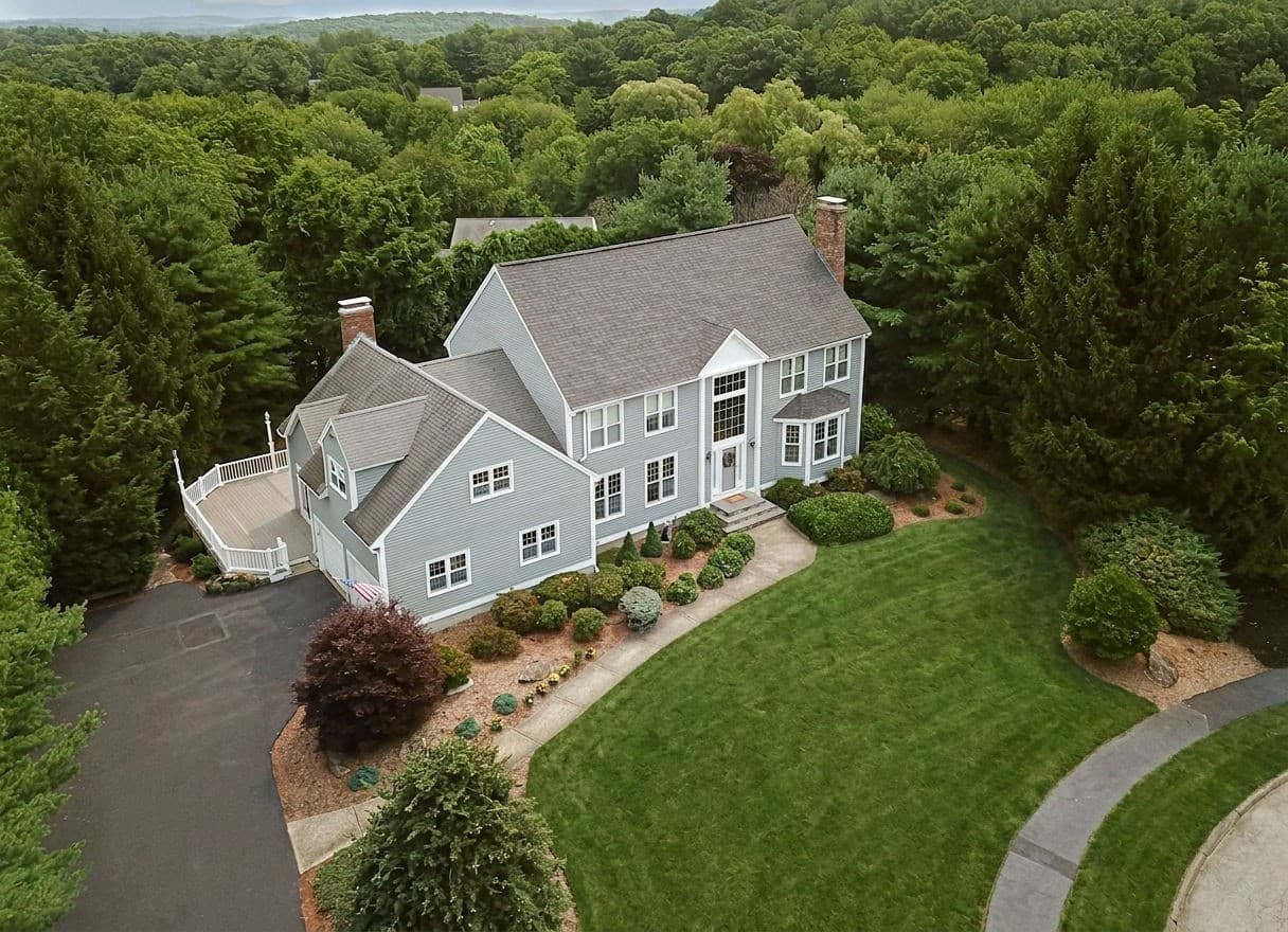 9 Fieldstone Dr, Shrewsbury MA 01545